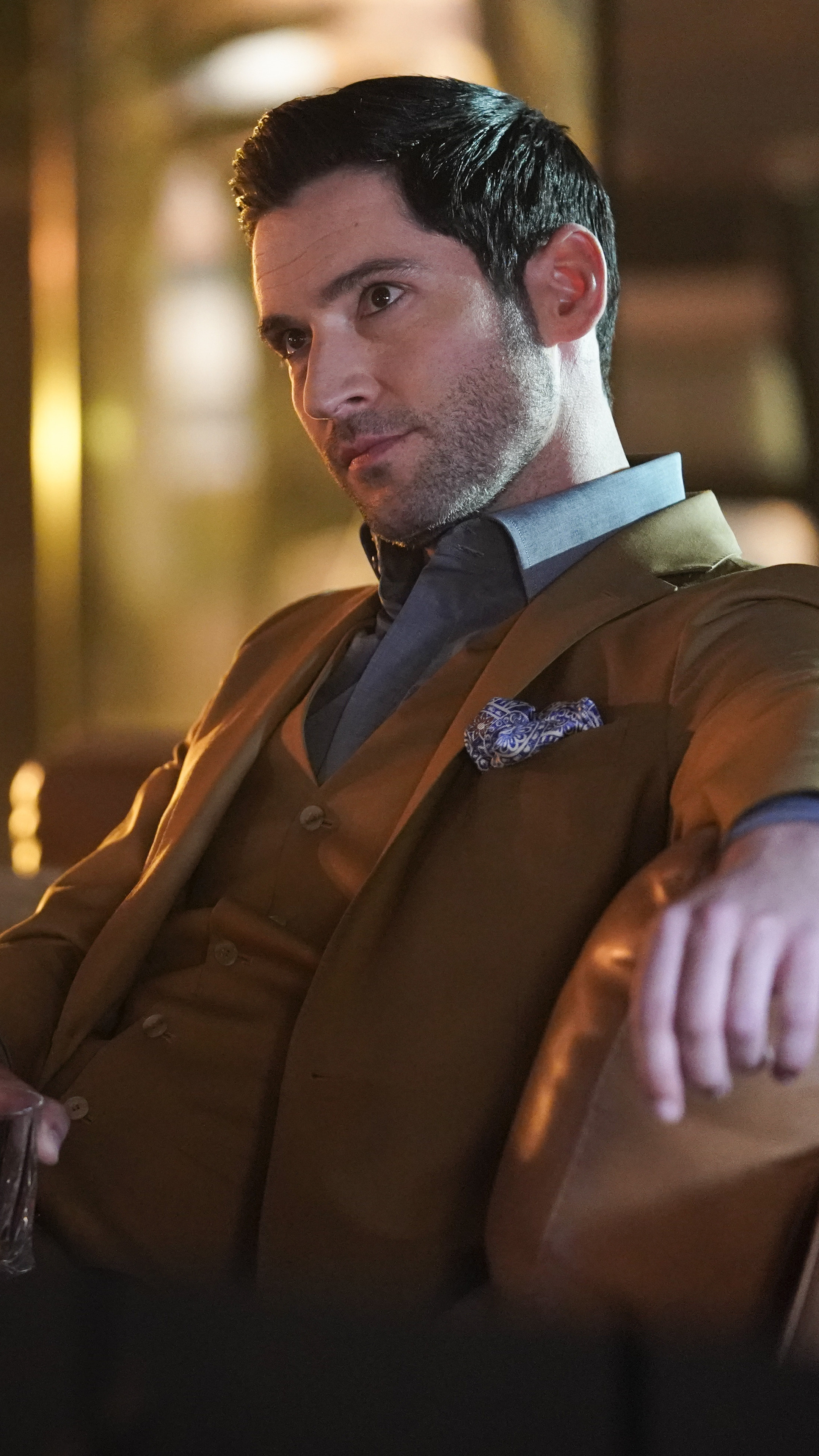 Lucifer TV Series, Tom Ellis, Season 3, Sony Xperia, 2160x3840 4K Phone