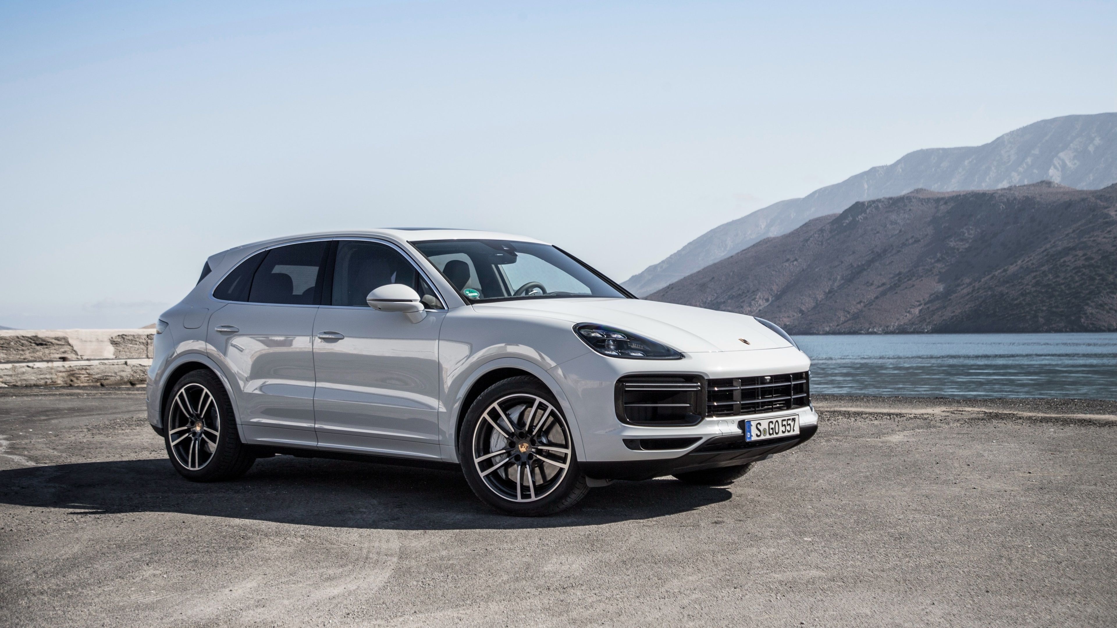 Porsche Cayenne, Top free backgrounds, Luxury SUV, Powerful performance, 3840x2160 4K Desktop