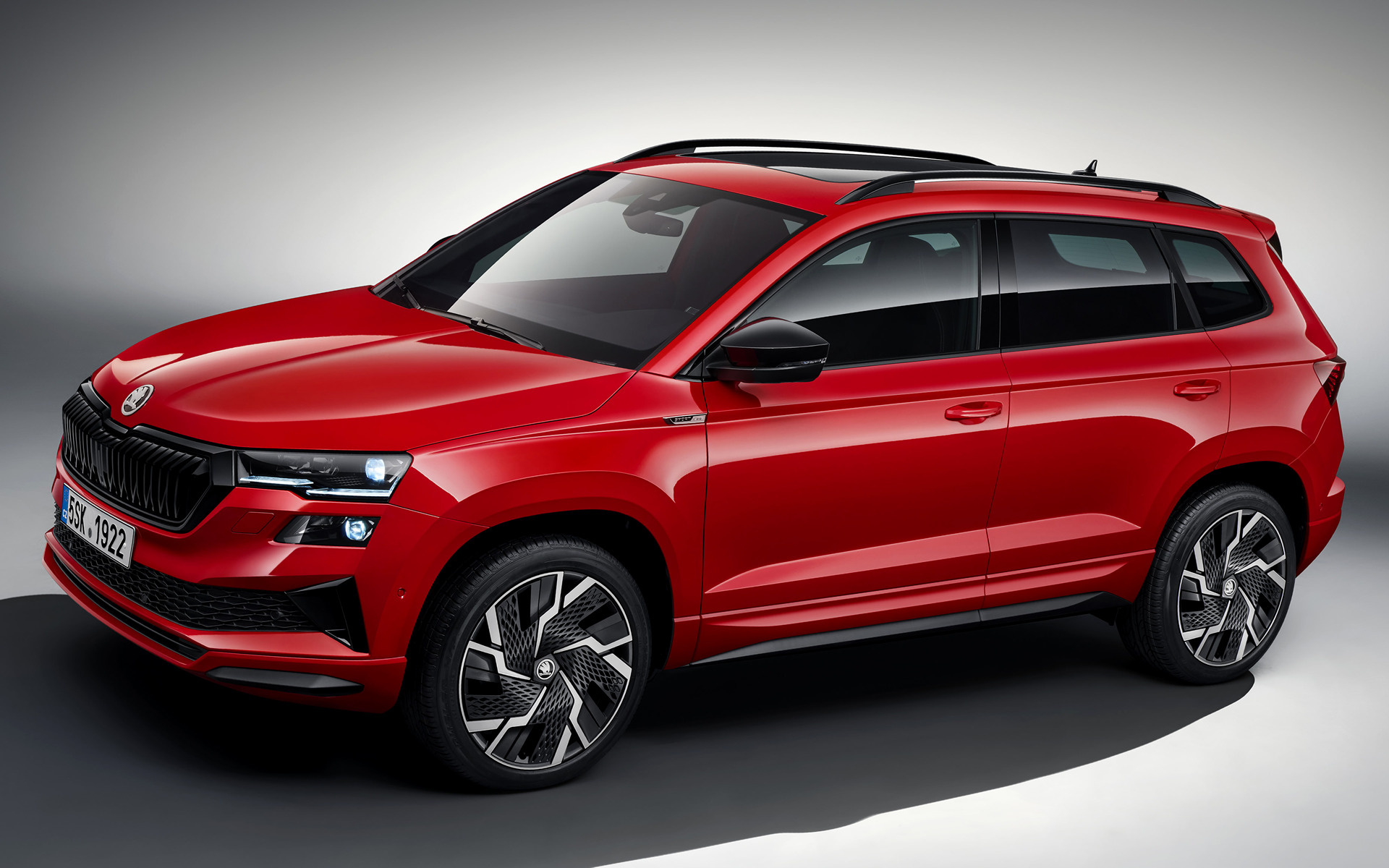 Skoda Karoq Sportline, Sporty and dynamic, Aggressive styling, Power-packed performance, 1920x1200 HD Desktop