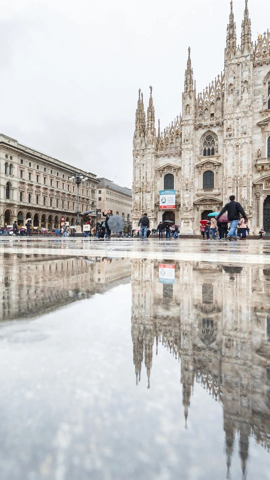 Milan cityscape, Italian fashion, Cultural hub, Vibrant atmosphere, 1080x1920 Full HD Phone