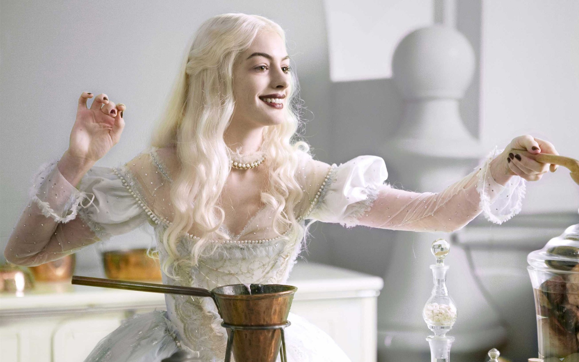 White Queen, Alice in Wonderland (Movie) Wallpaper, 1920x1200 HD Desktop