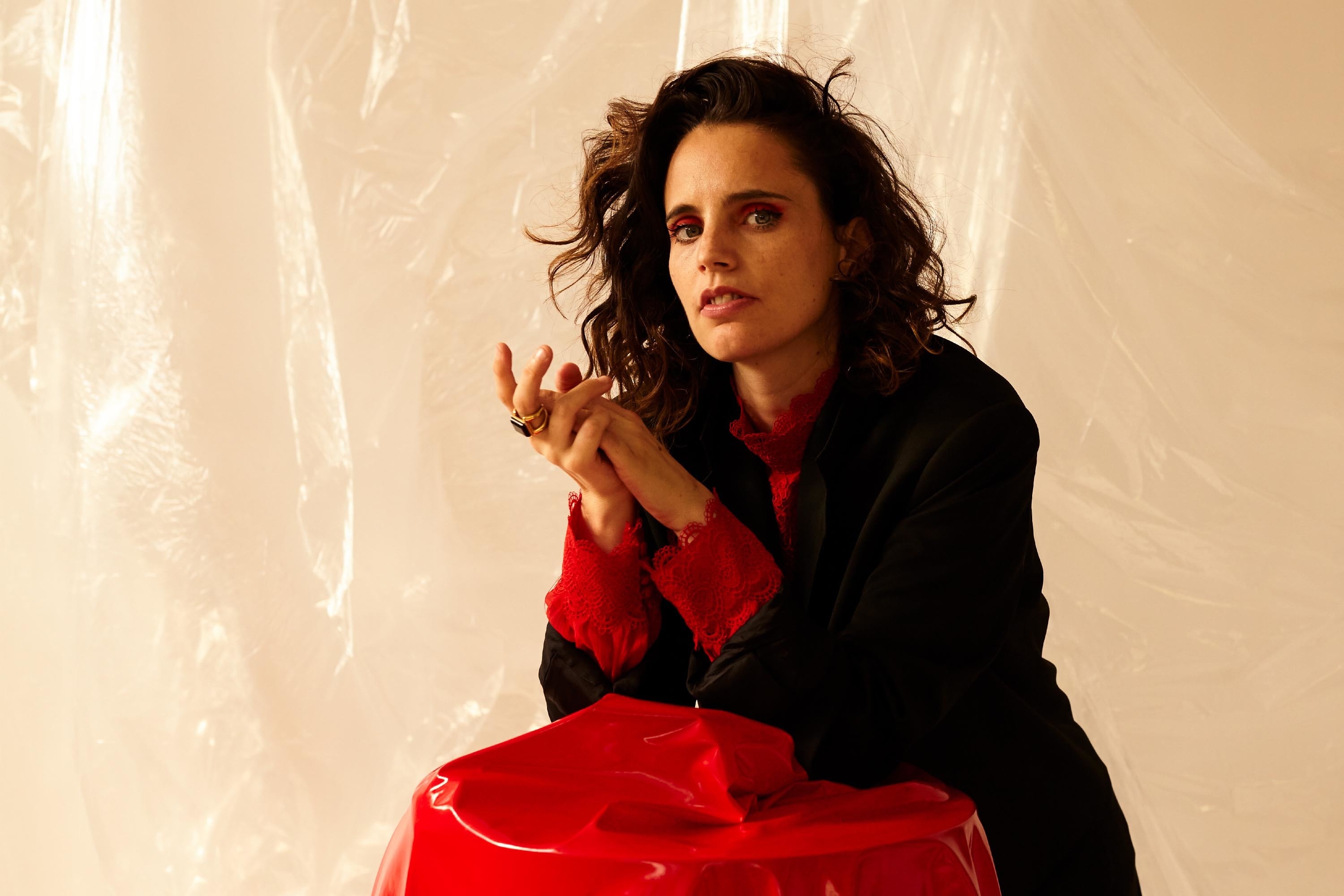 Anna Calvi interview, Insightful conversation, Unique perspective, Hunter album, 3000x2000 HD Desktop