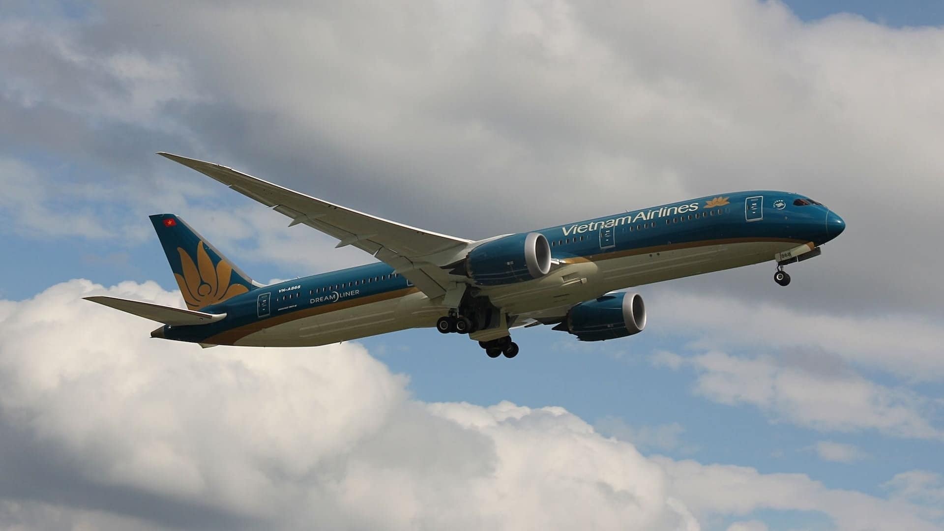 Vietnam Airlines, In Europa zurck, 1920x1080 Full HD Desktop