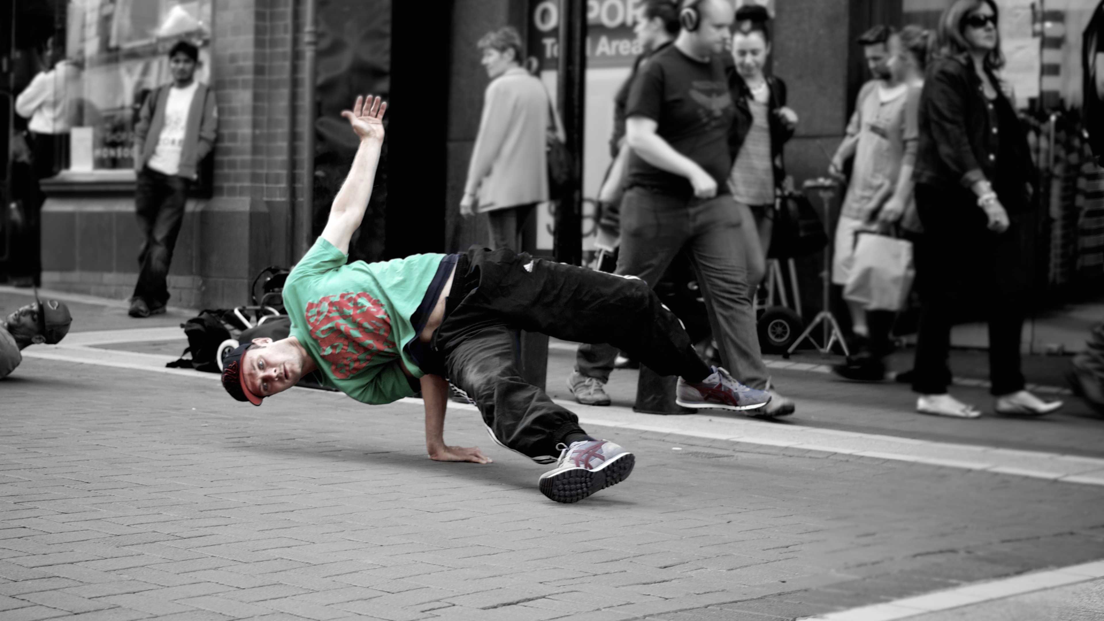 One hand stand, Breakdancing Wallpaper, 3840x2160 4K Desktop