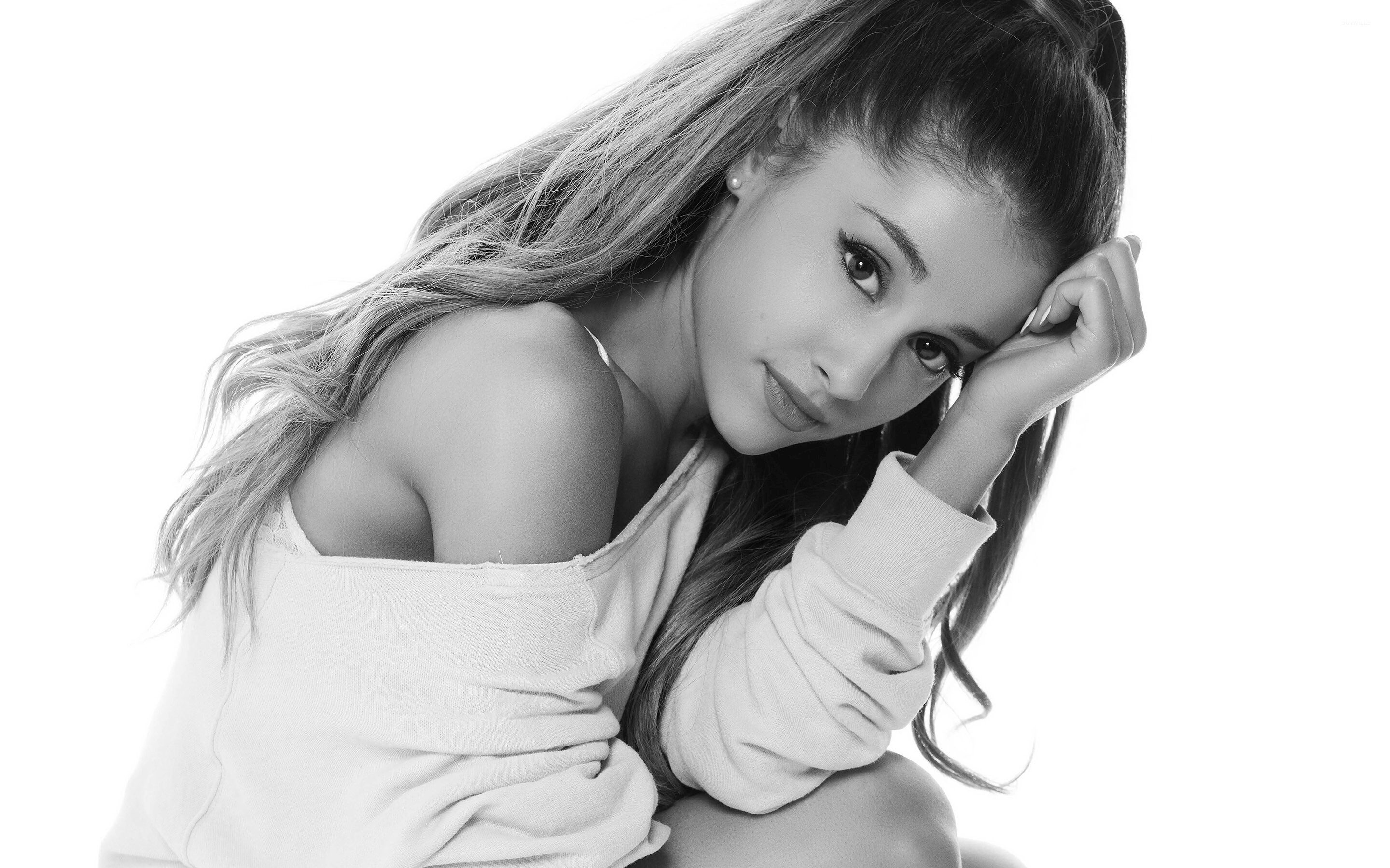 Ariana Grande, Celebrity singer, Wallpaper images, Popstar background, 2880x1800 HD Desktop