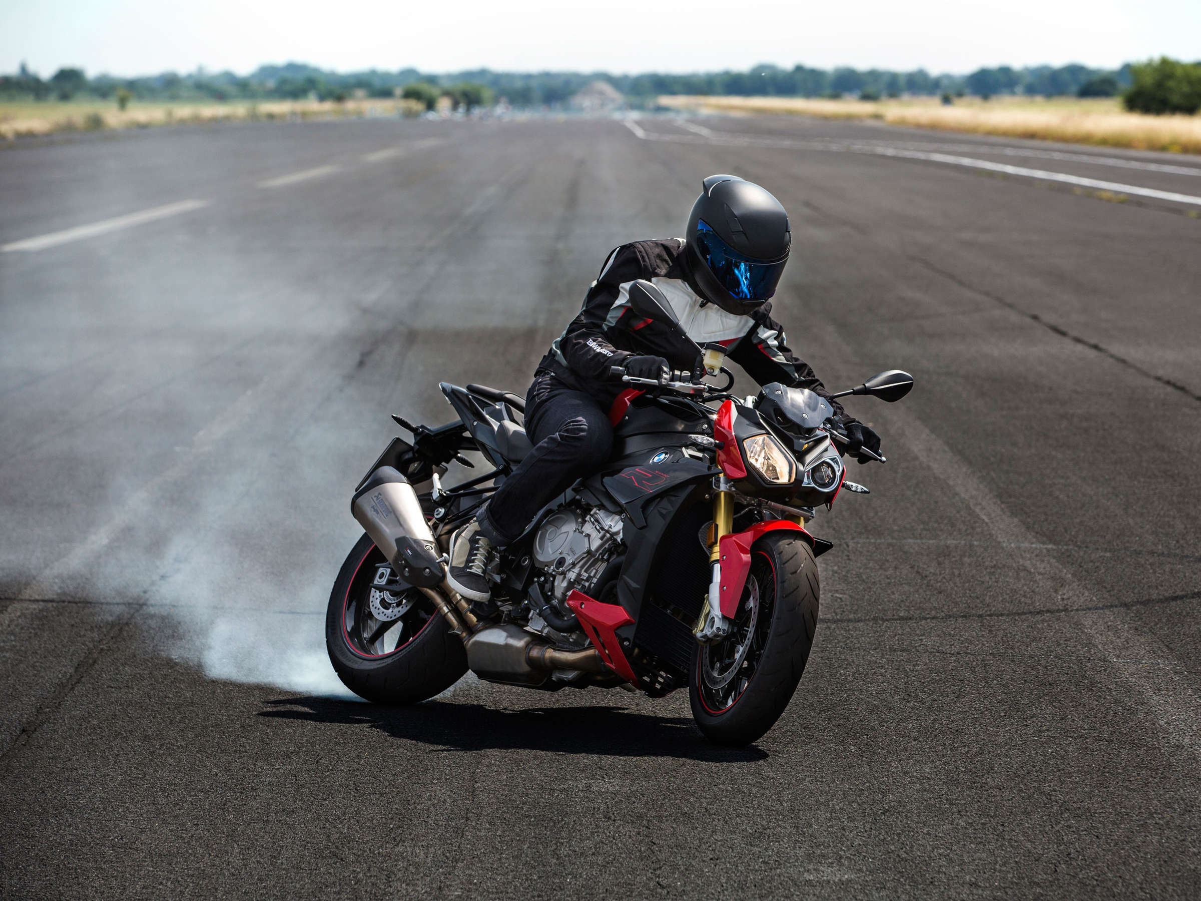 BMW S 1000 R, Dynamic sportbike, Aggressive design, Unmatched power, 2400x1800 HD Desktop