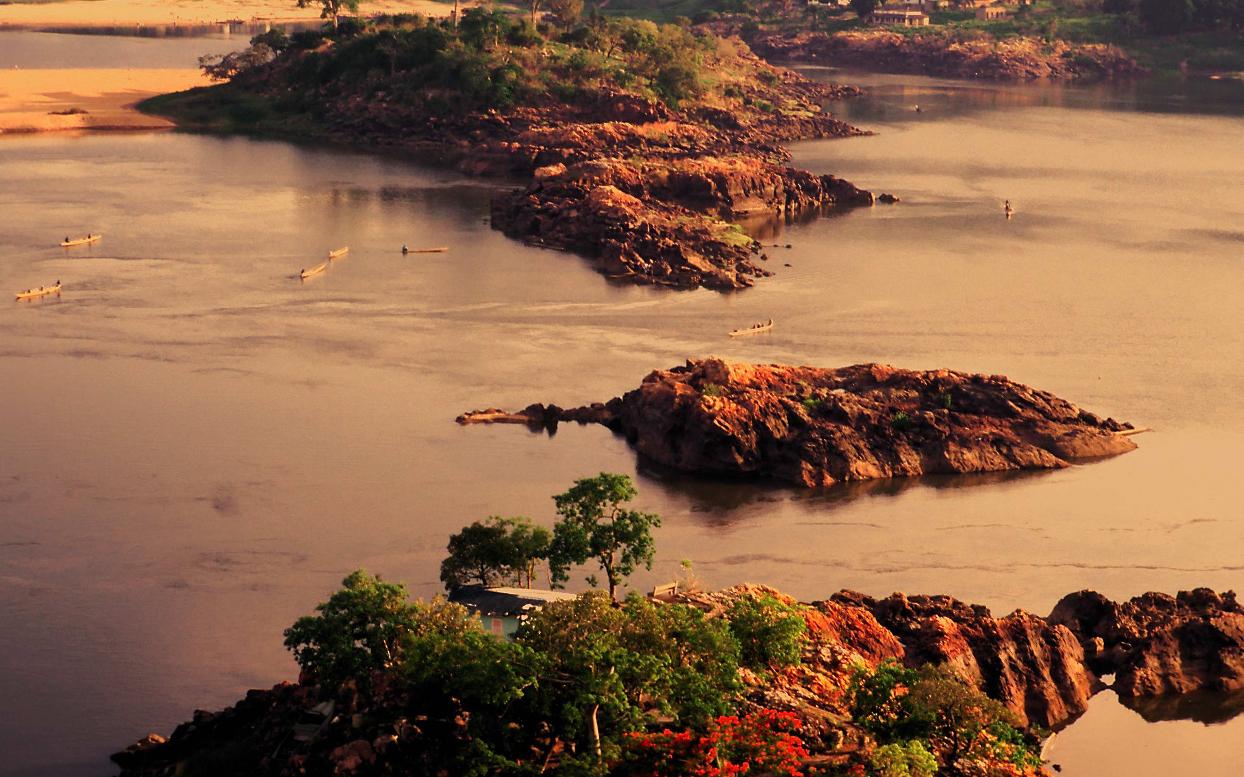 Bangui, Central African Republic, African unity, Cultural diversity, 2560x1600 HD Desktop