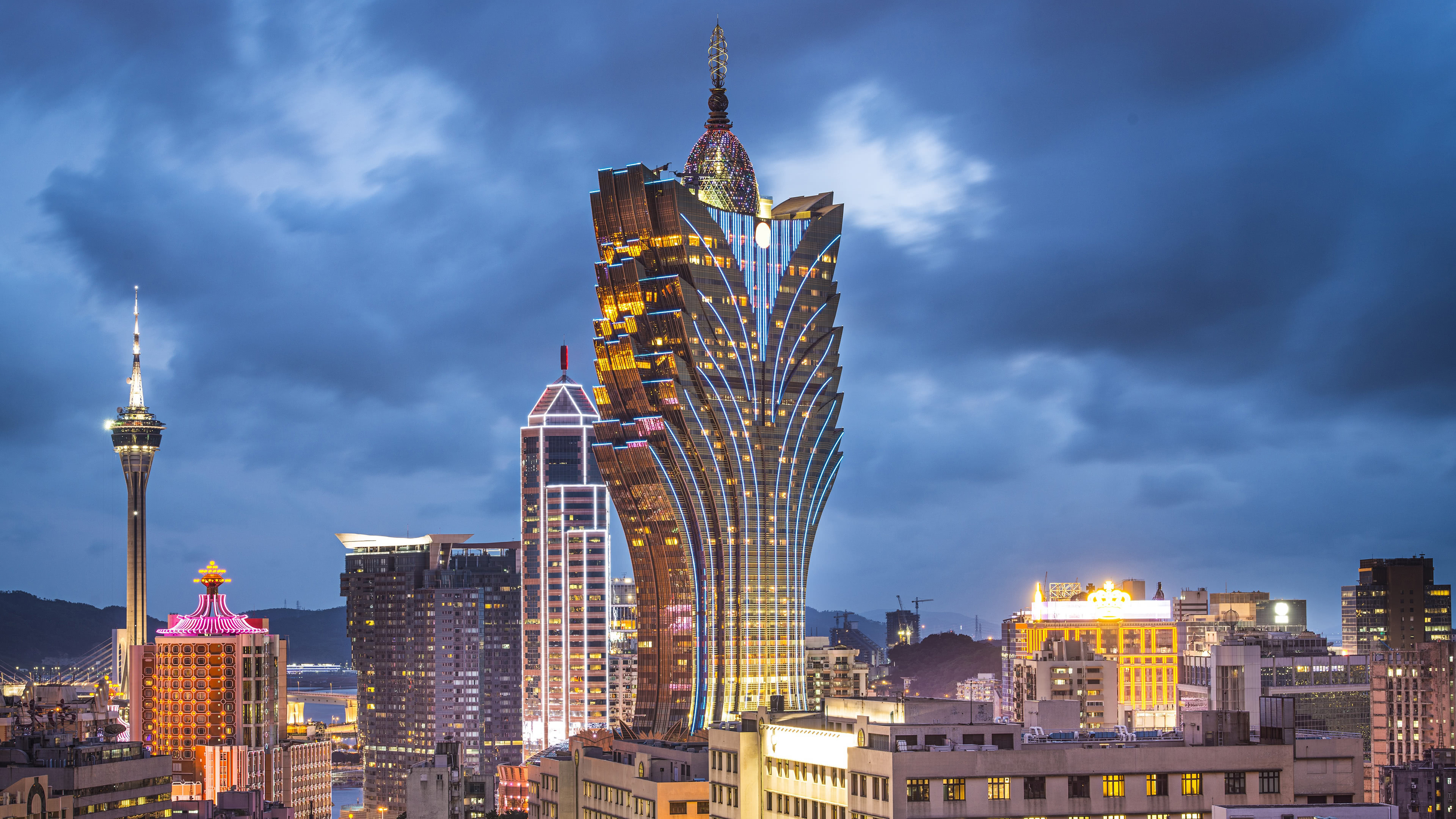 Grand Lisboa Hotel, Macau's luxury, Casino experience, 4K UHD wallpapers, 3840x2160 4K Desktop