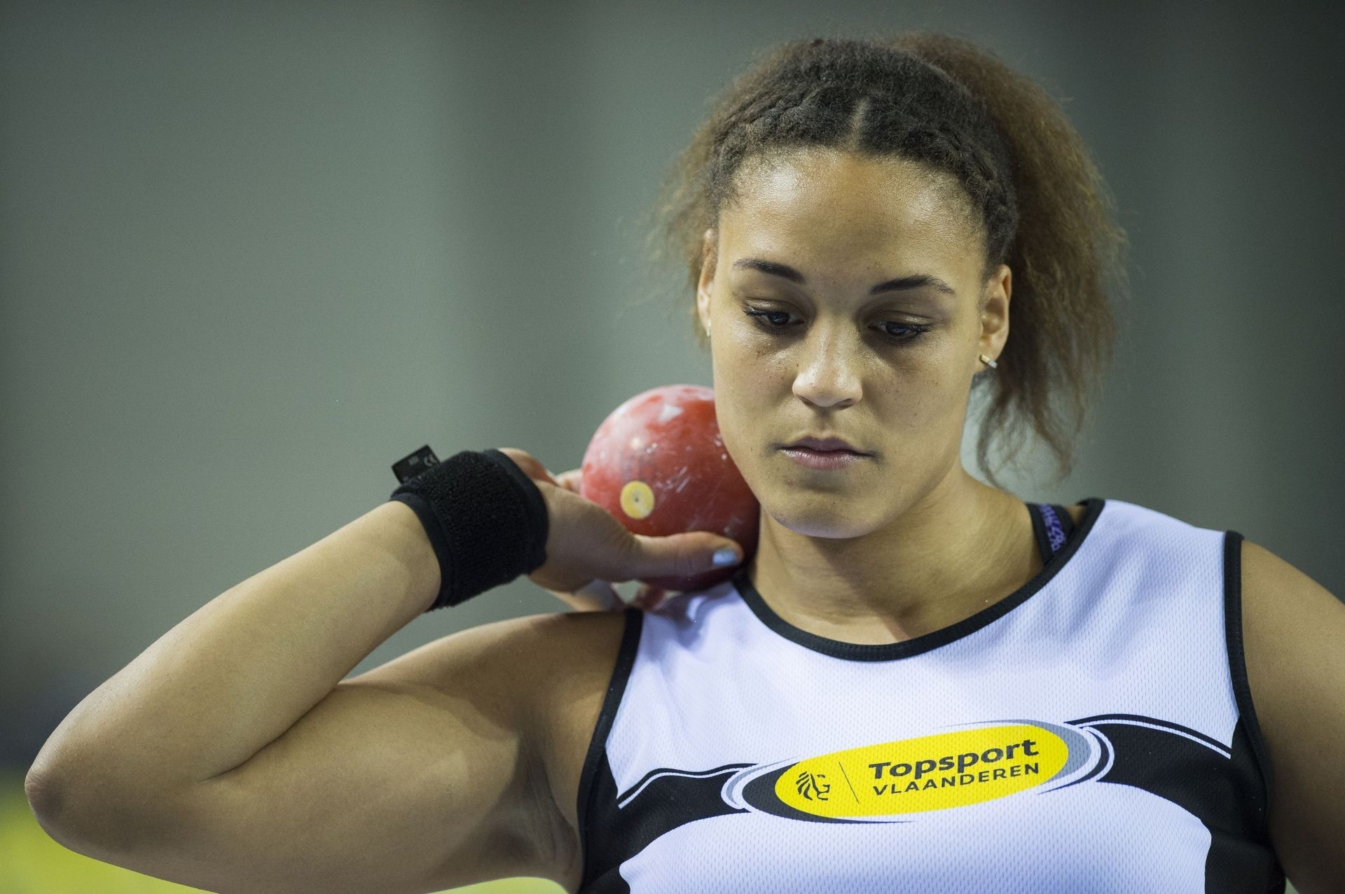 Jolien Boumkwo, Shot Put Wallpaper, 1920x1280 HD Desktop