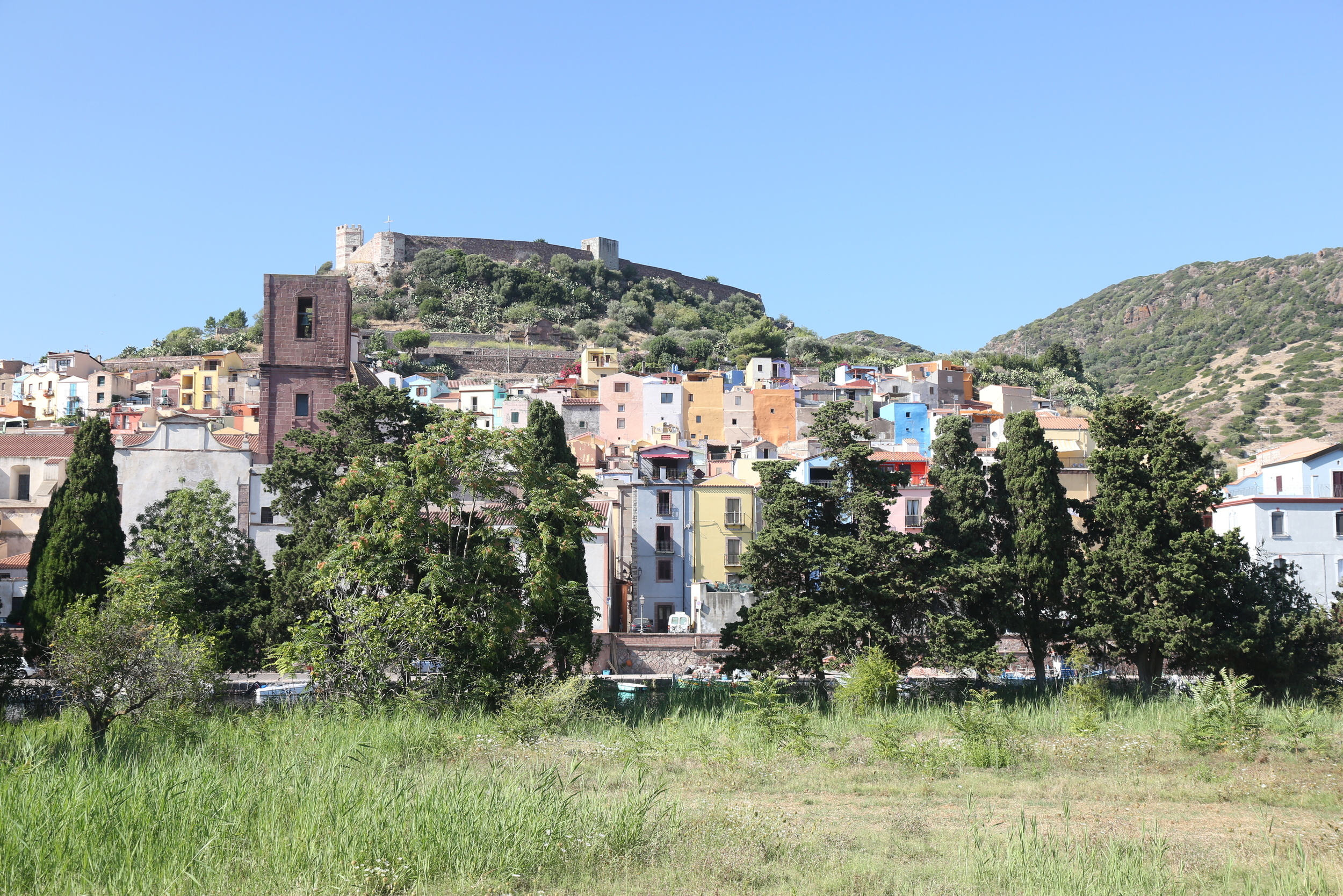 Bosa, Overland adventure, Alghero exploration, Captain and Charlie, 2500x1670 HD Desktop