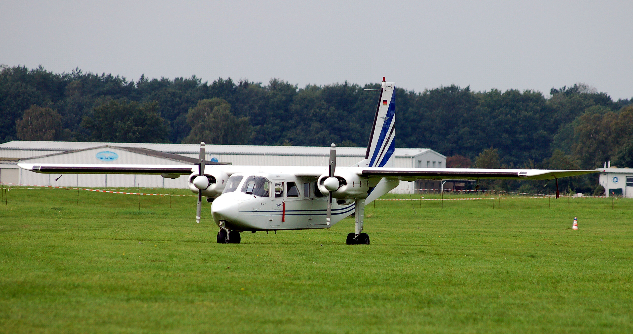 BN-2 Islander, Barrie aircraft museum, 2520x1330 HD Desktop