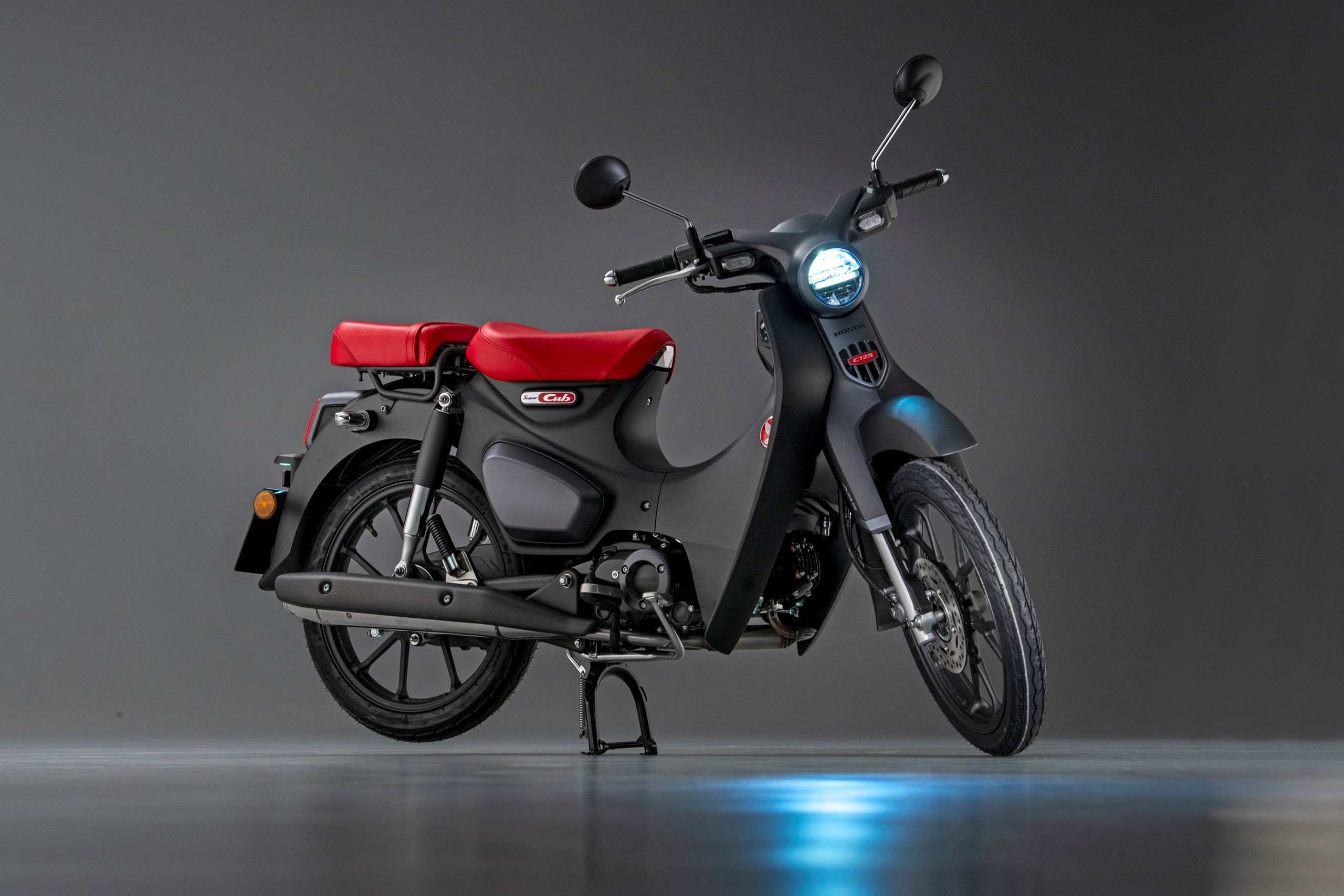 2022 Model, Honda Super Cub Wallpaper, 2560x1710 HD Desktop