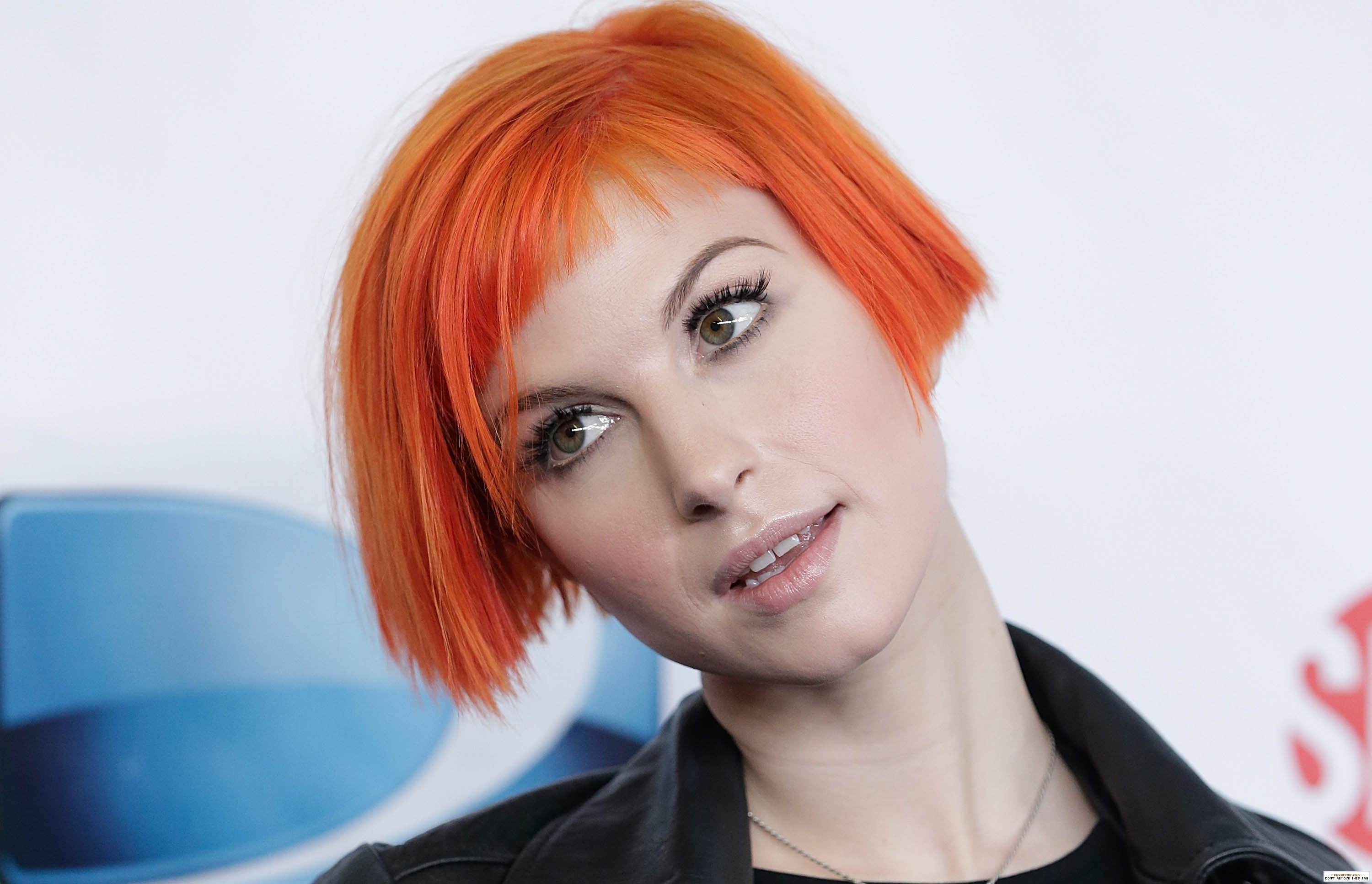 Celebrity Beach Bowl, Hayley Williams Wallpaper, 3000x1940 HD Desktop