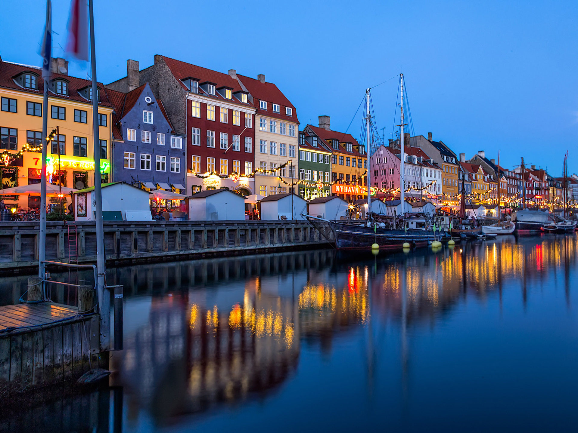 Nyhavn district during Christmas, Copenhagen's festive vibes, Wallpaper-worthy scene, Danish winter magic, 1920x1440 HD Desktop