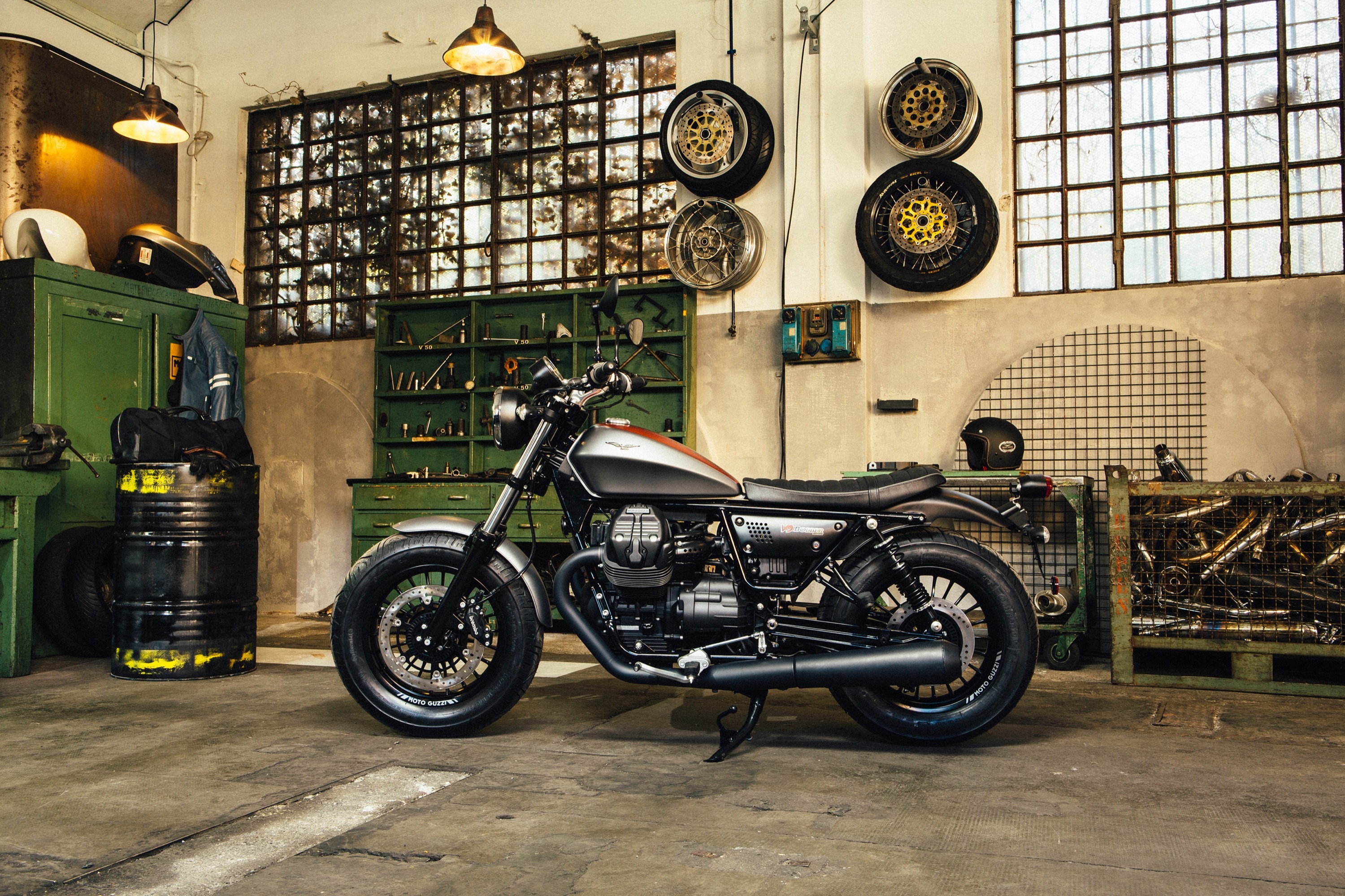 Moto Guzzi V9, Bike review, Bobber style, Classic, 3000x2000 HD Desktop