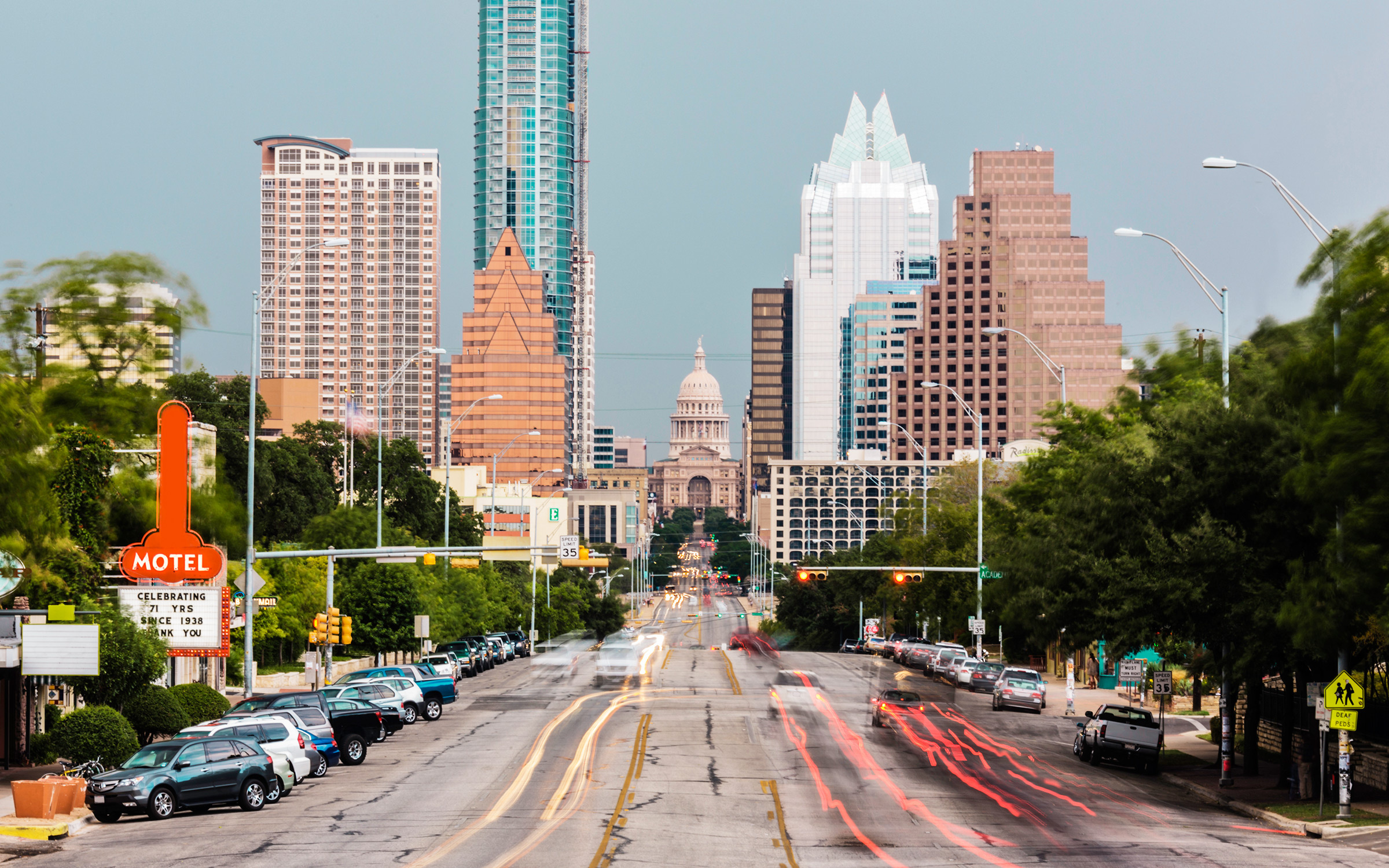 Austin's South Congress, Shopping and dining, 2400x1500 HD Desktop