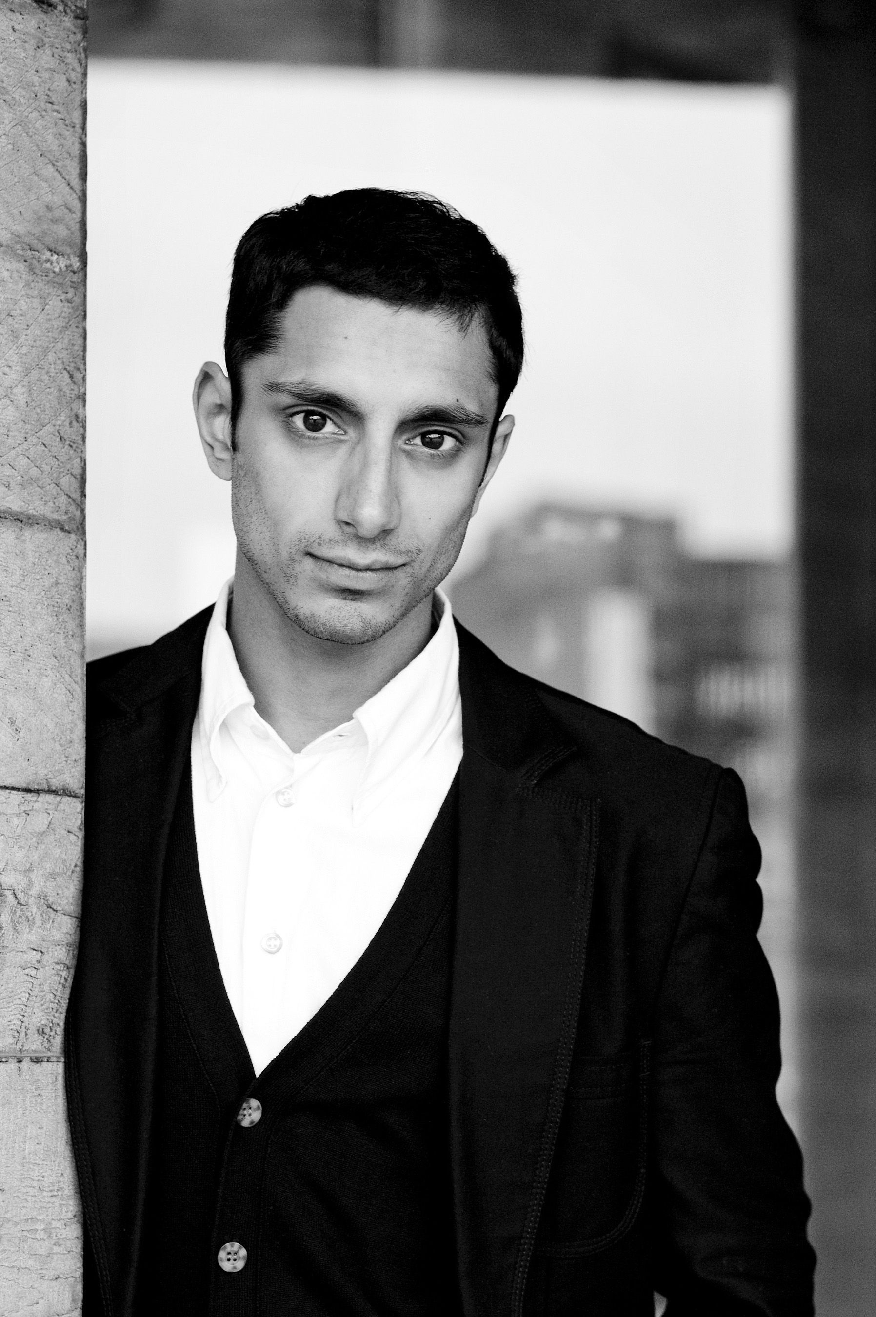 Riz Ahmed, It cast, Attractive guys, 1800x2700 HD Phone