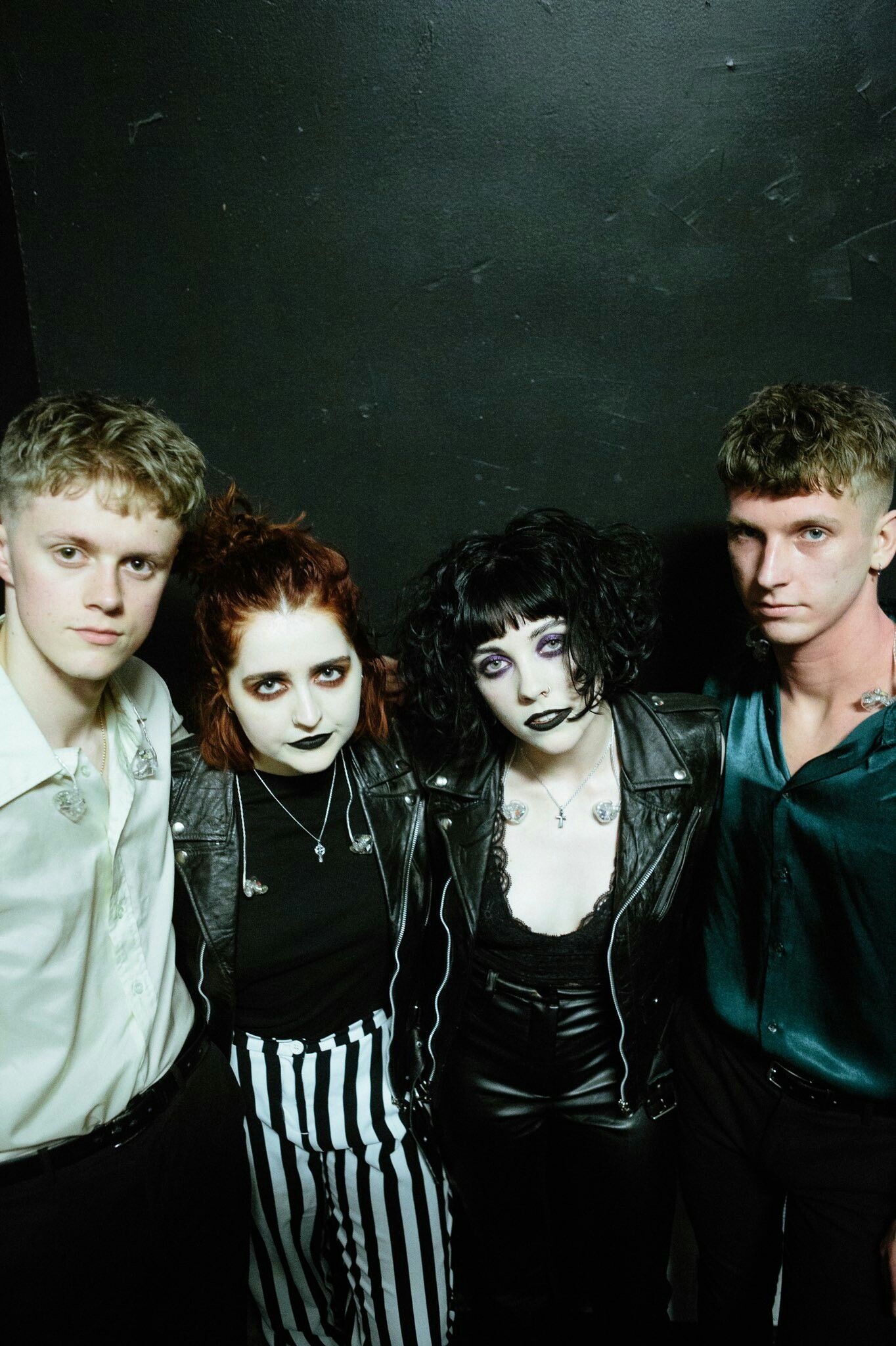 Pale Waves, Eth152, Ethacute, Ethmicro, 1370x2050 HD Phone