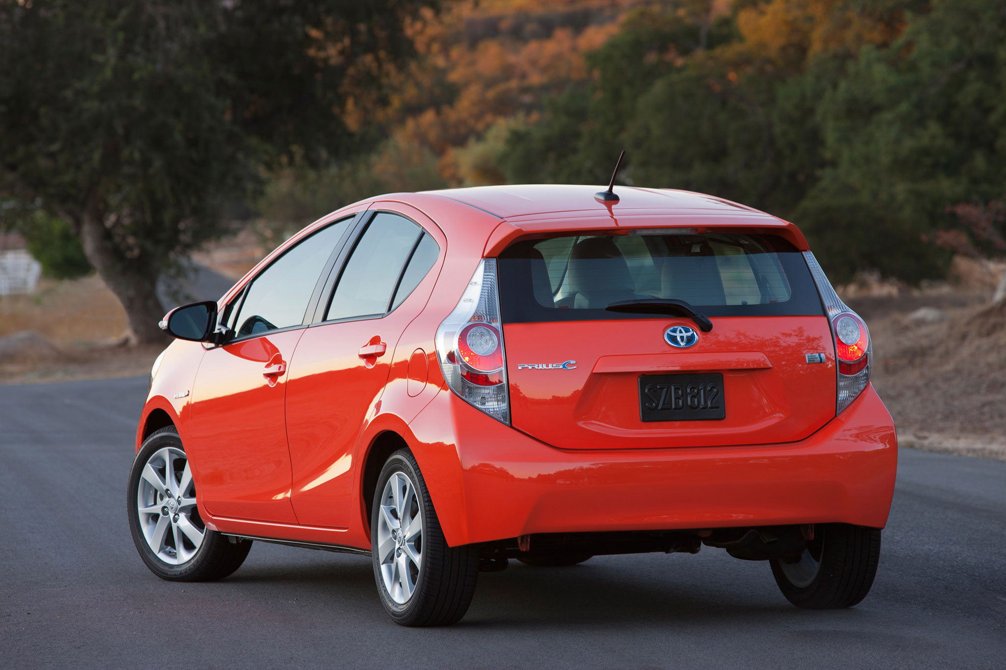 Prius C, Toyota Prius Wallpaper, 2050x1370 HD Desktop