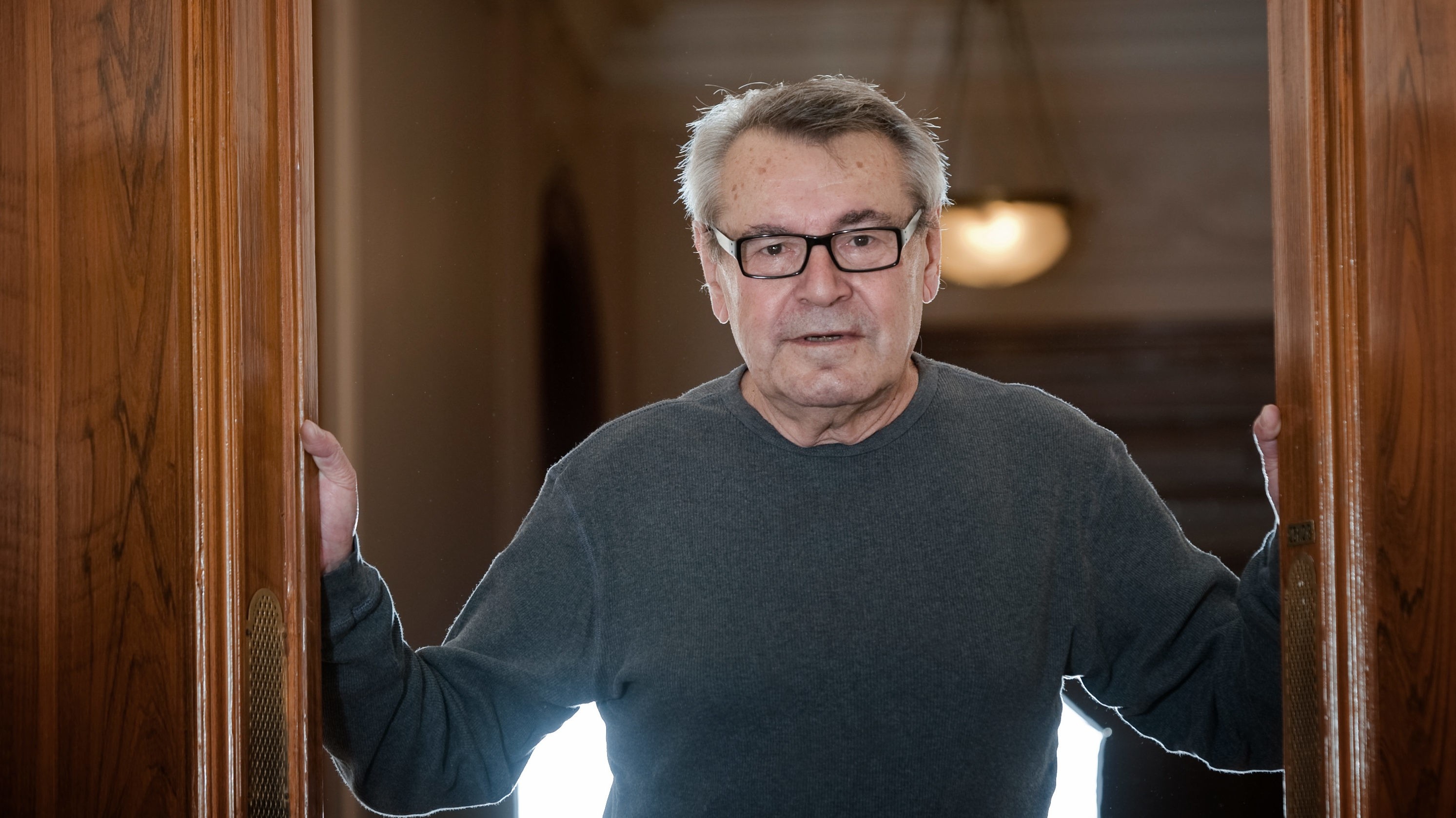 Star director, Milos Forman, Cinema's loss, Legendary filmmaker, 2990x1680 HD Desktop