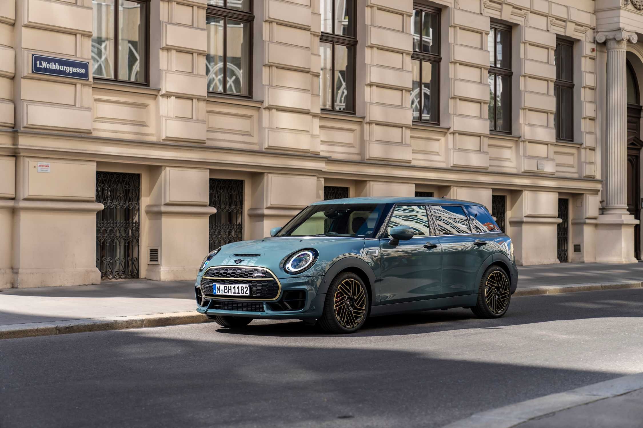 MINI Clubman, Stylish understatement, Powerful sporty flair, Exclusive edition, 2250x1500 HD Desktop