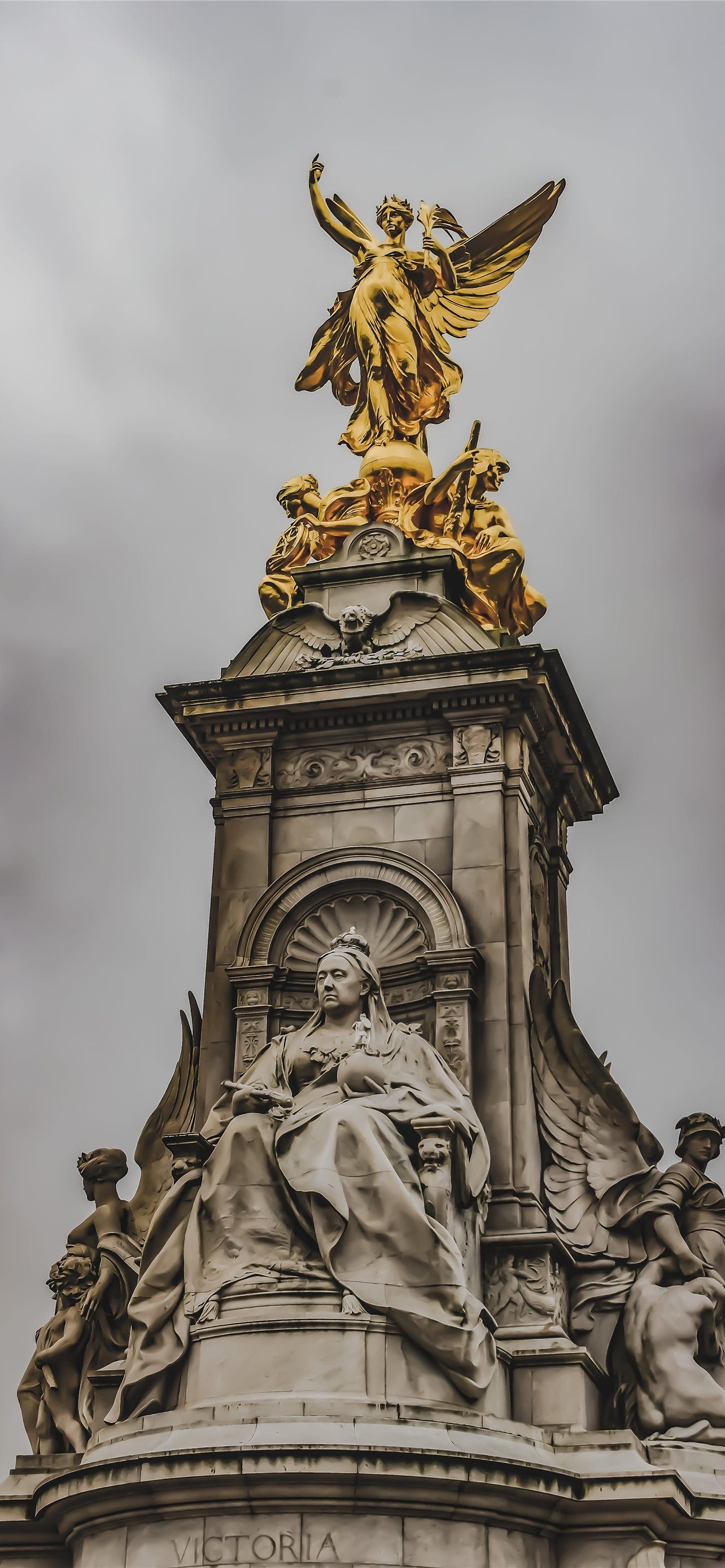 Buckingham Palace, iPhone wallpapers, High-definition images, Royal elegance, 1290x2780 HD Phone