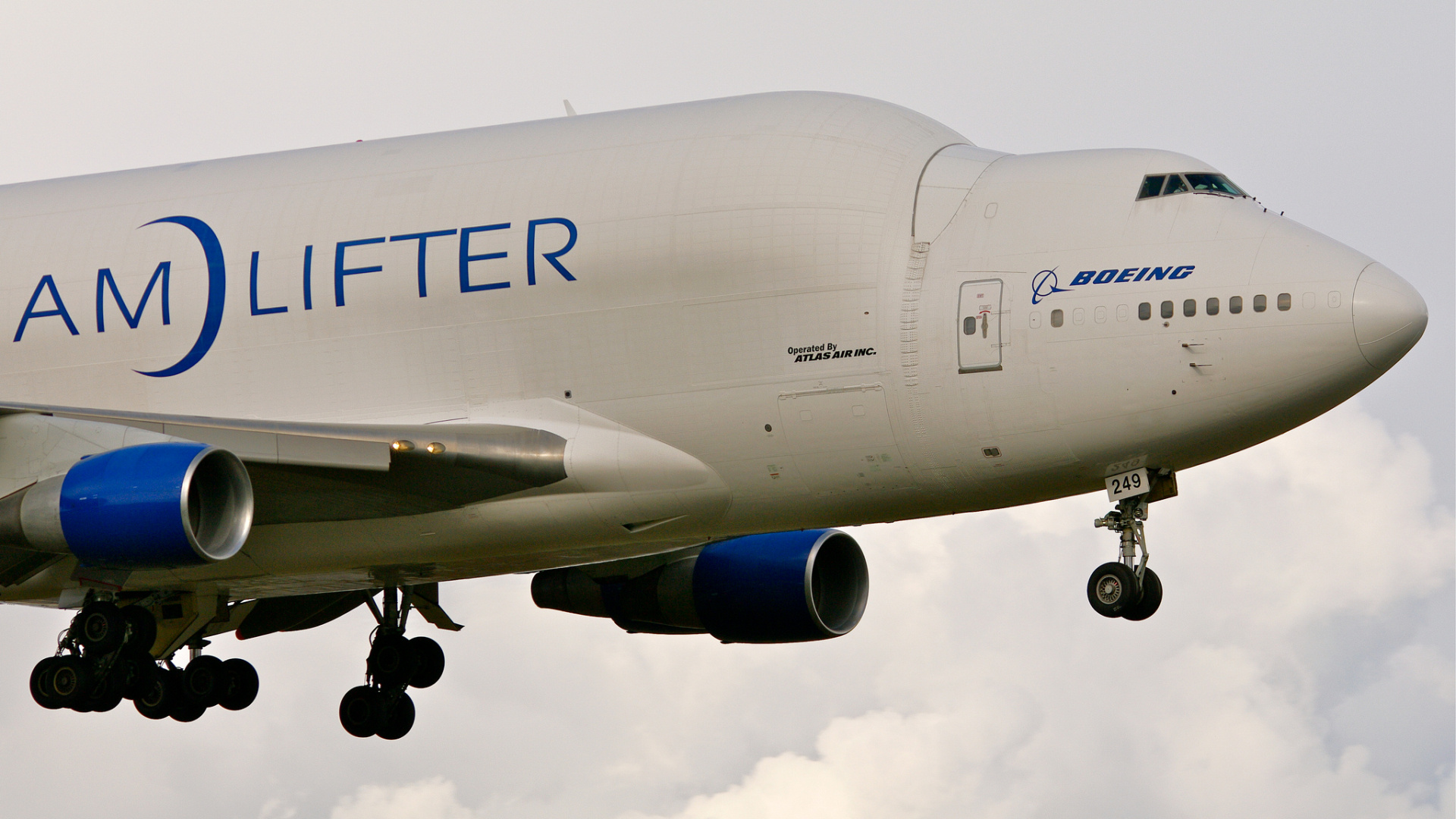 Boeing DreamLifter 1920x1080