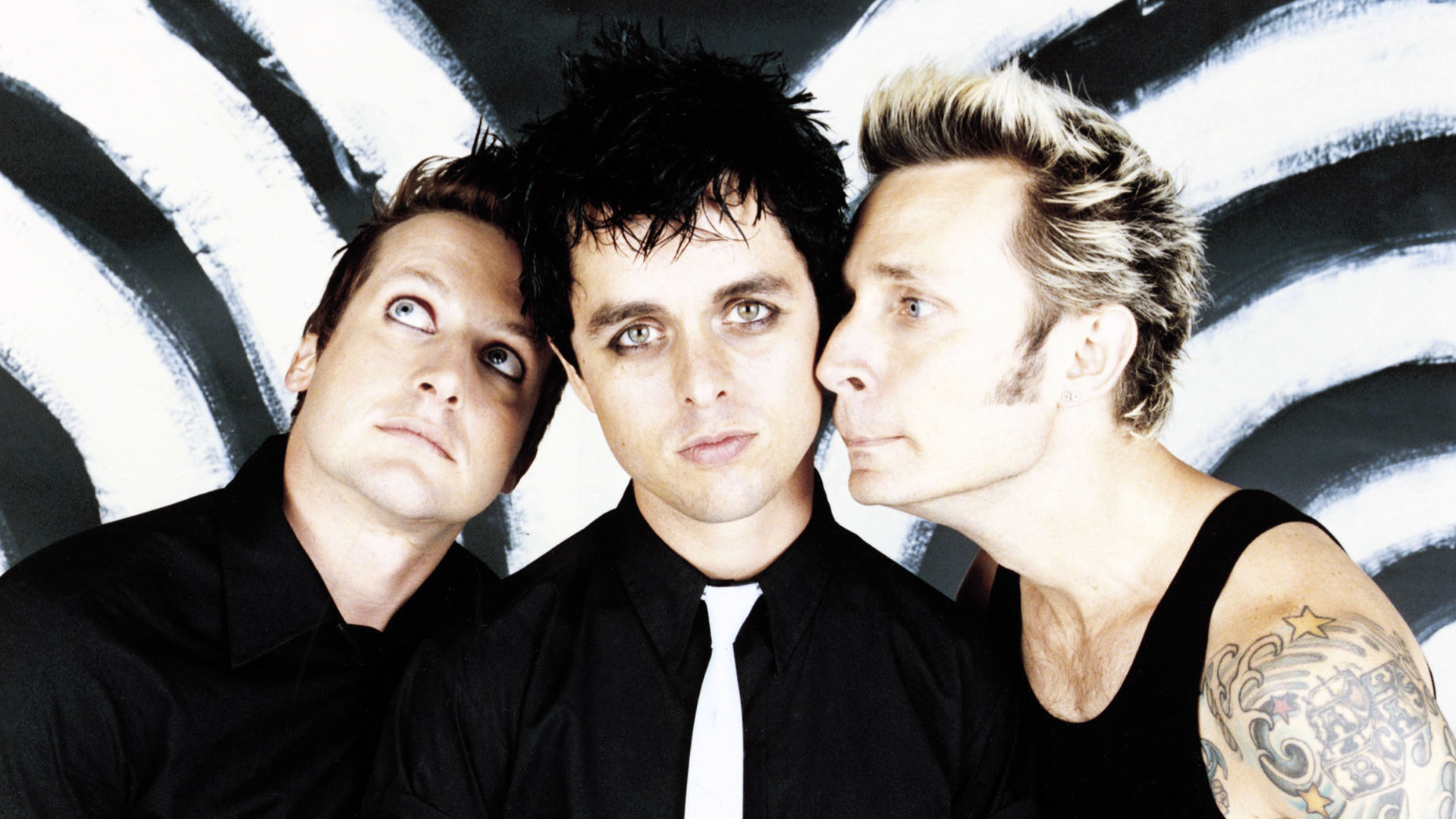 Green Day in concert, Live performance, Energetic show, Music event, 1920x1080 Full HD Desktop