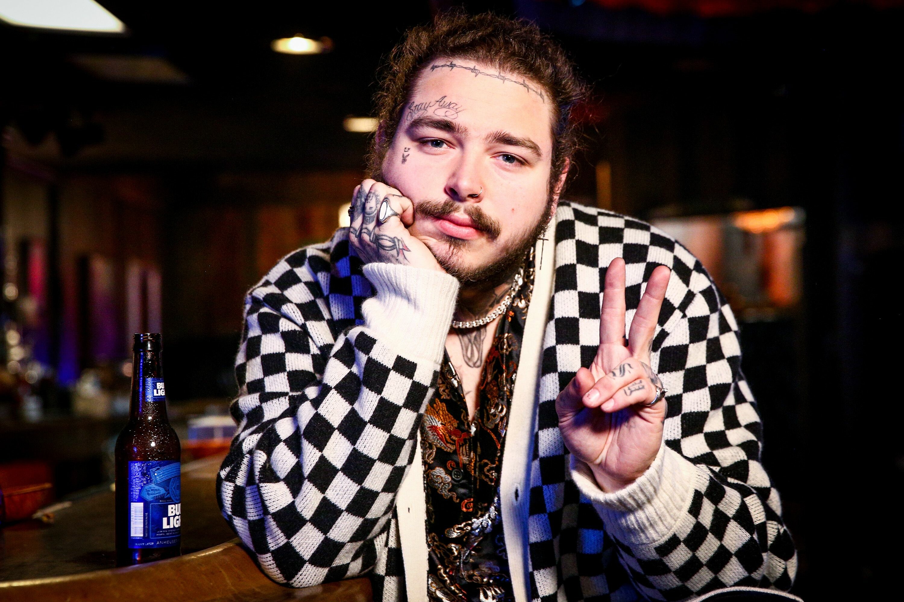 Post Malone, Impressive wallpaper, Striking background, Visual appeal, 3000x2000 HD Desktop