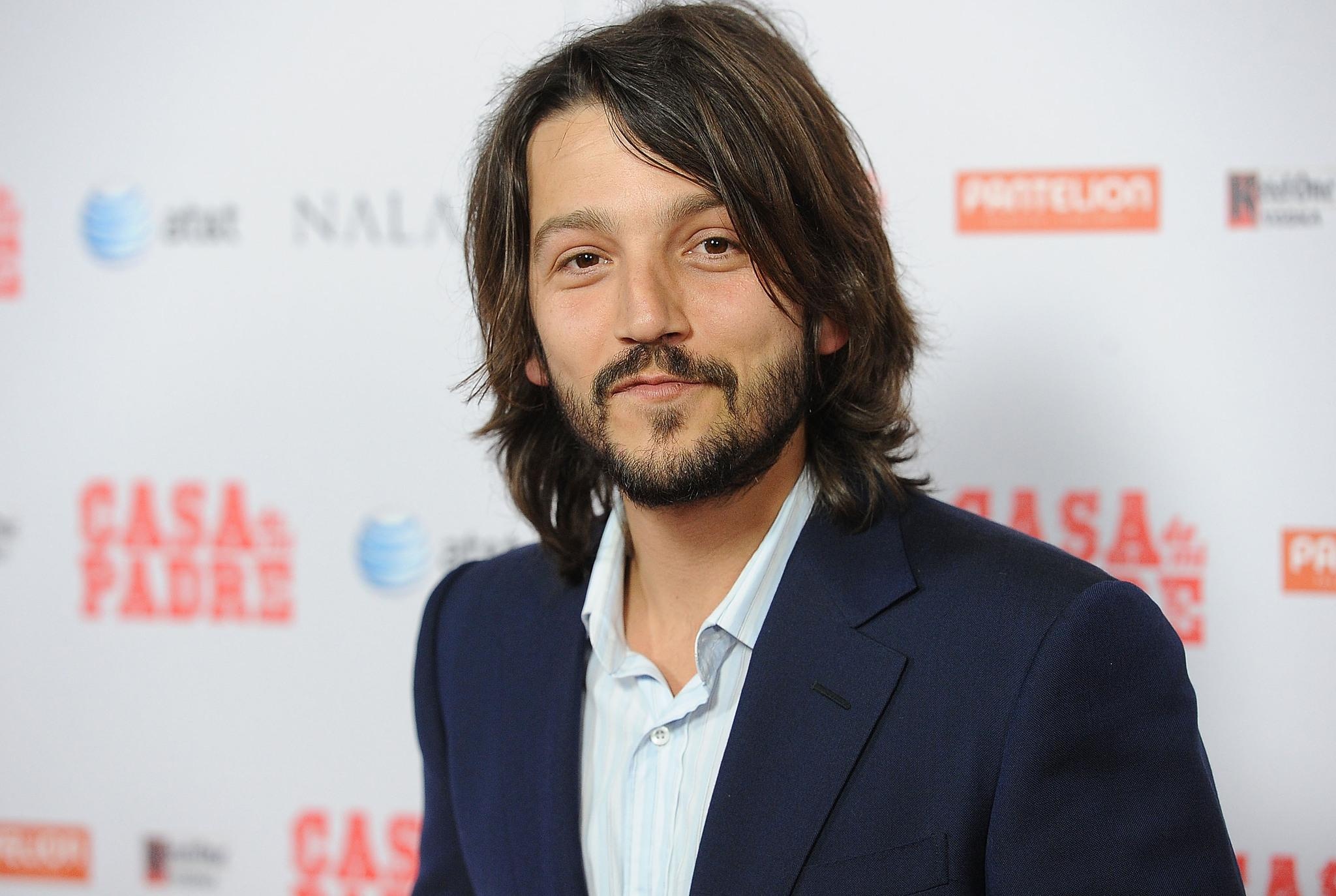 Top people Diego Luna, Popularity ranking, Rising star, A-list talent, 2050x1380 HD Desktop