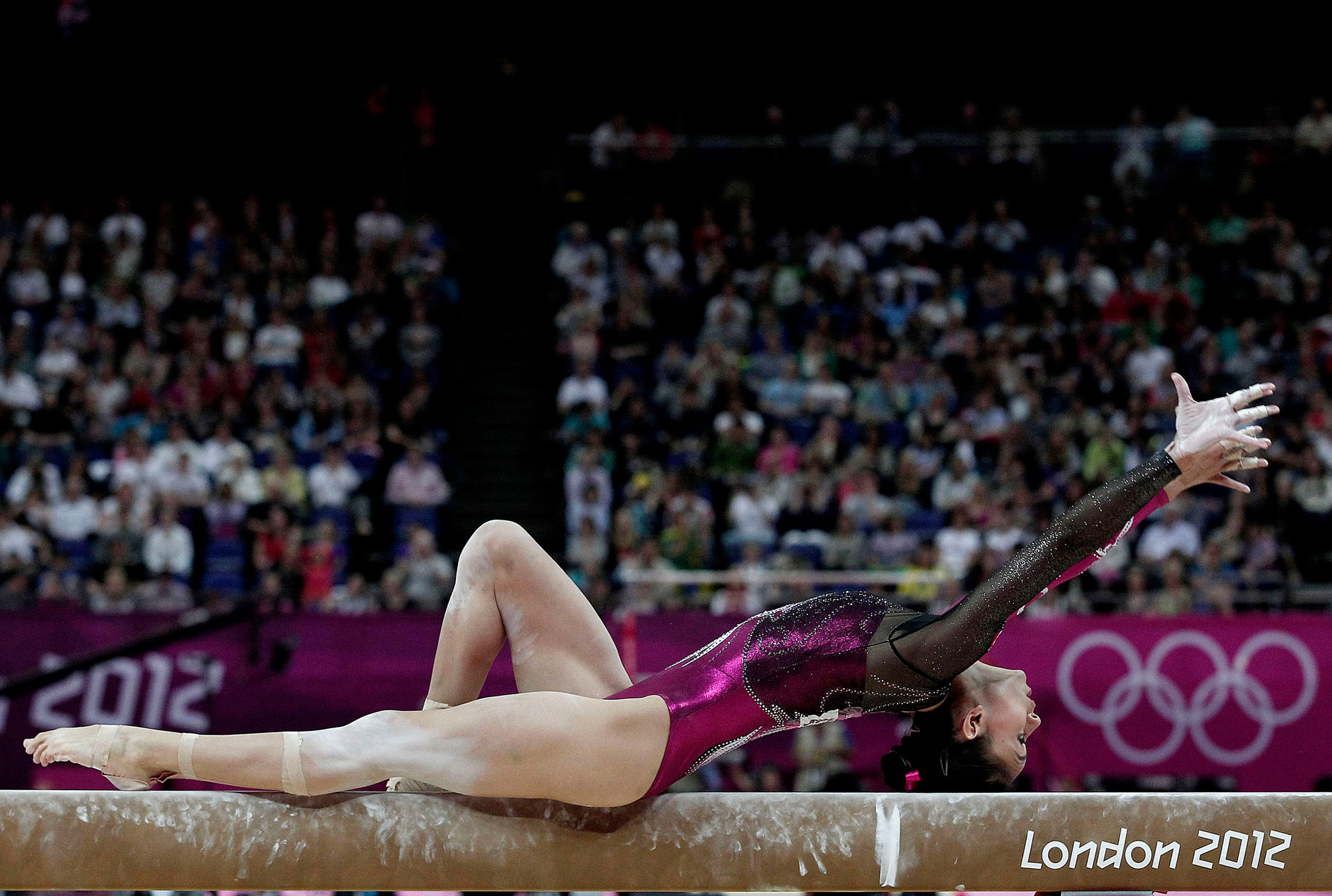 Elsa Garcia, Balance Beam Wallpaper, 2050x1380 HD Desktop