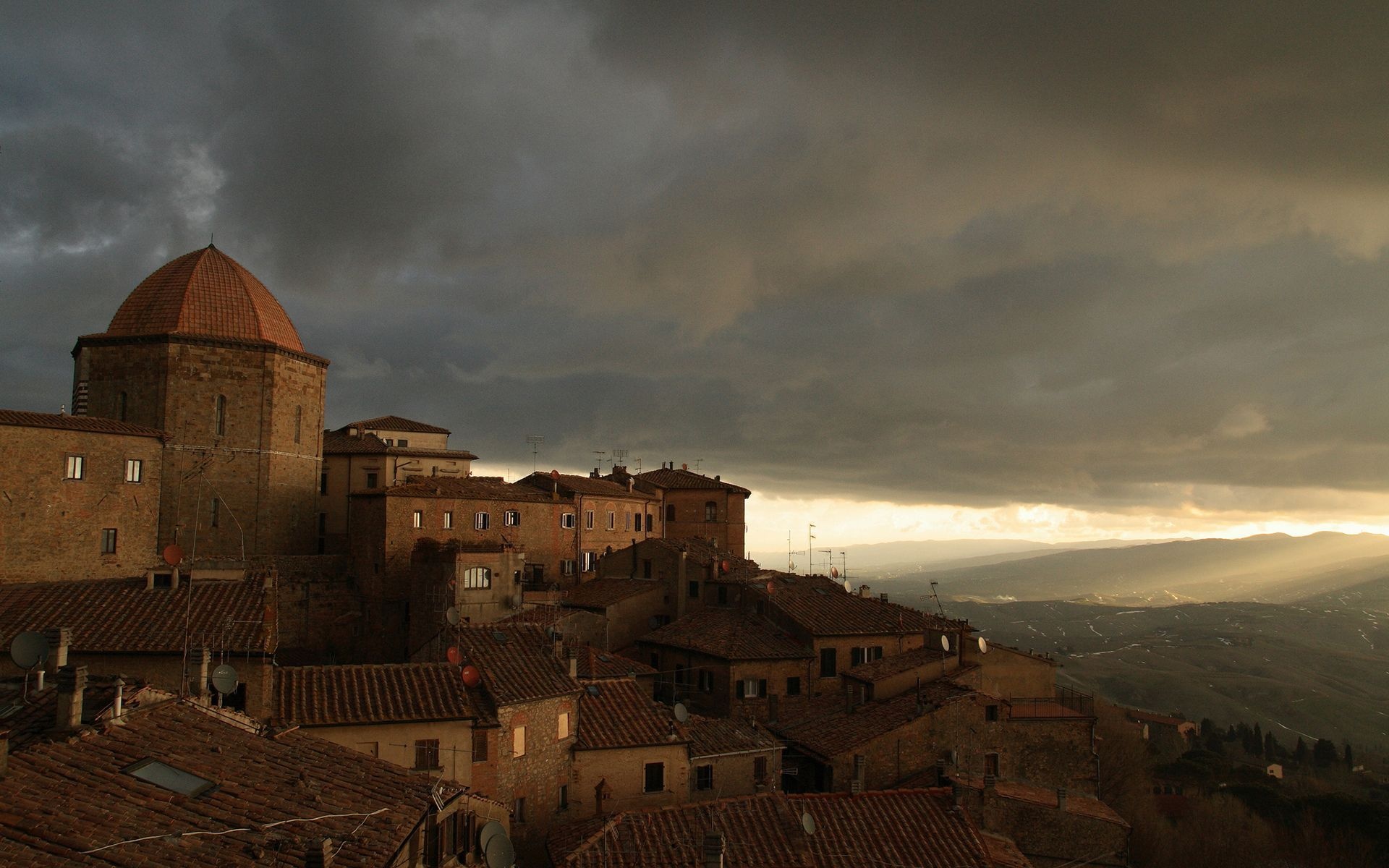 Volterra Tuscany wallpaper, Italian countryside charm, Tuscan beauty, Captivating landscapes, 1920x1200 HD Desktop