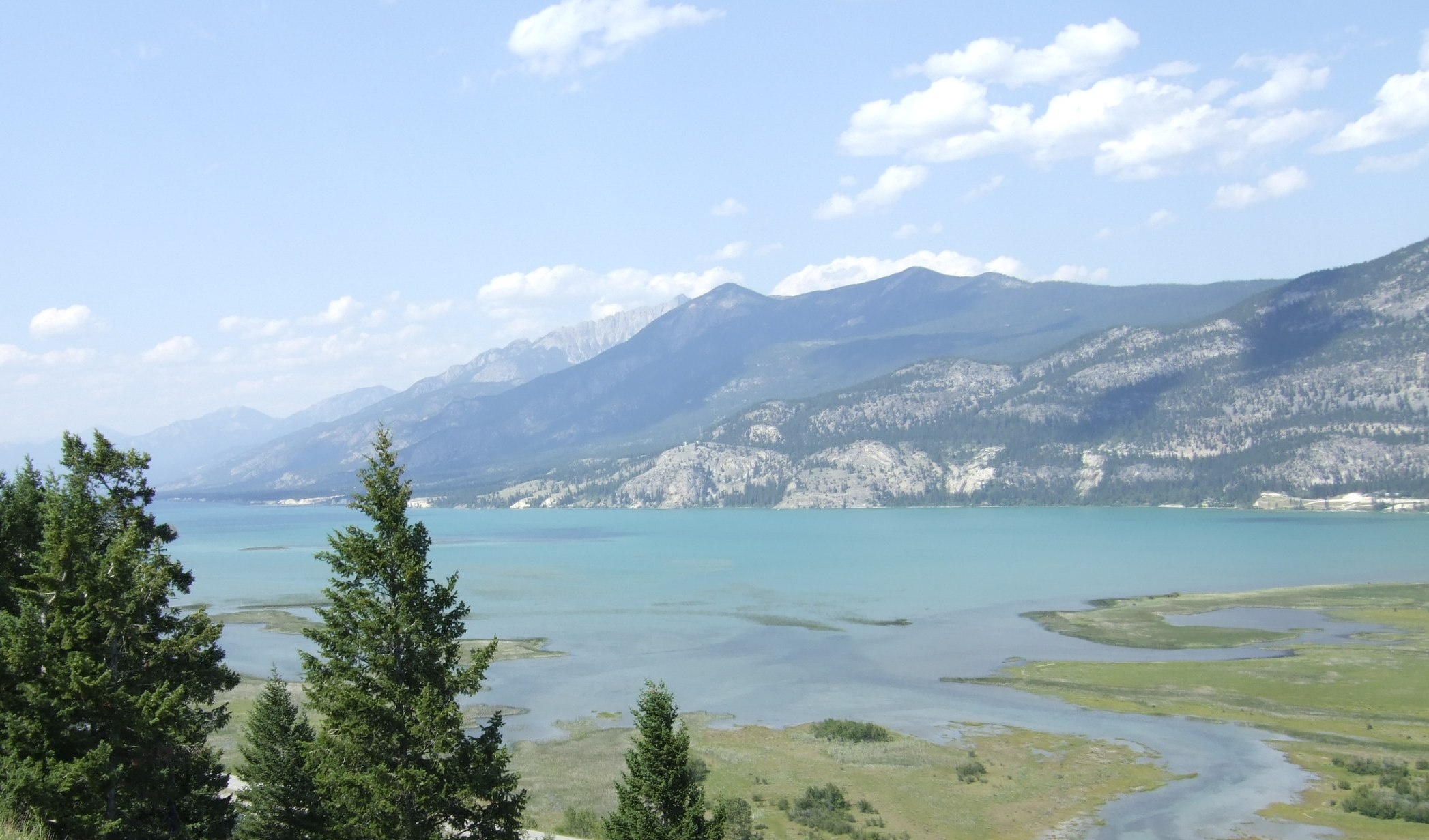 Columbia Lake, Columbia River headwaters, 2100x1240 HD Desktop