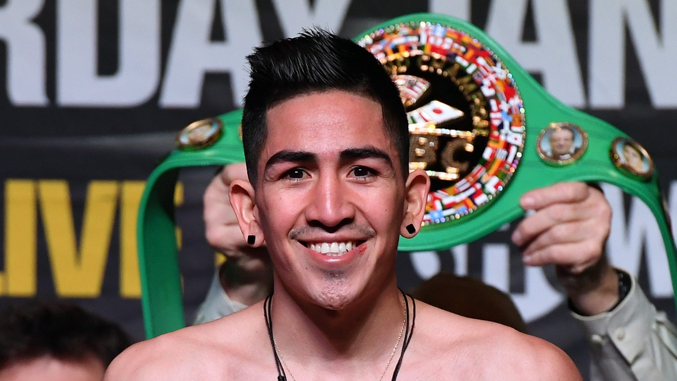 Leo Santa Cruz, Gervonta Davis challenge, Ryan Garcia comparison, Bigger challenge, 2310x1300 HD Desktop