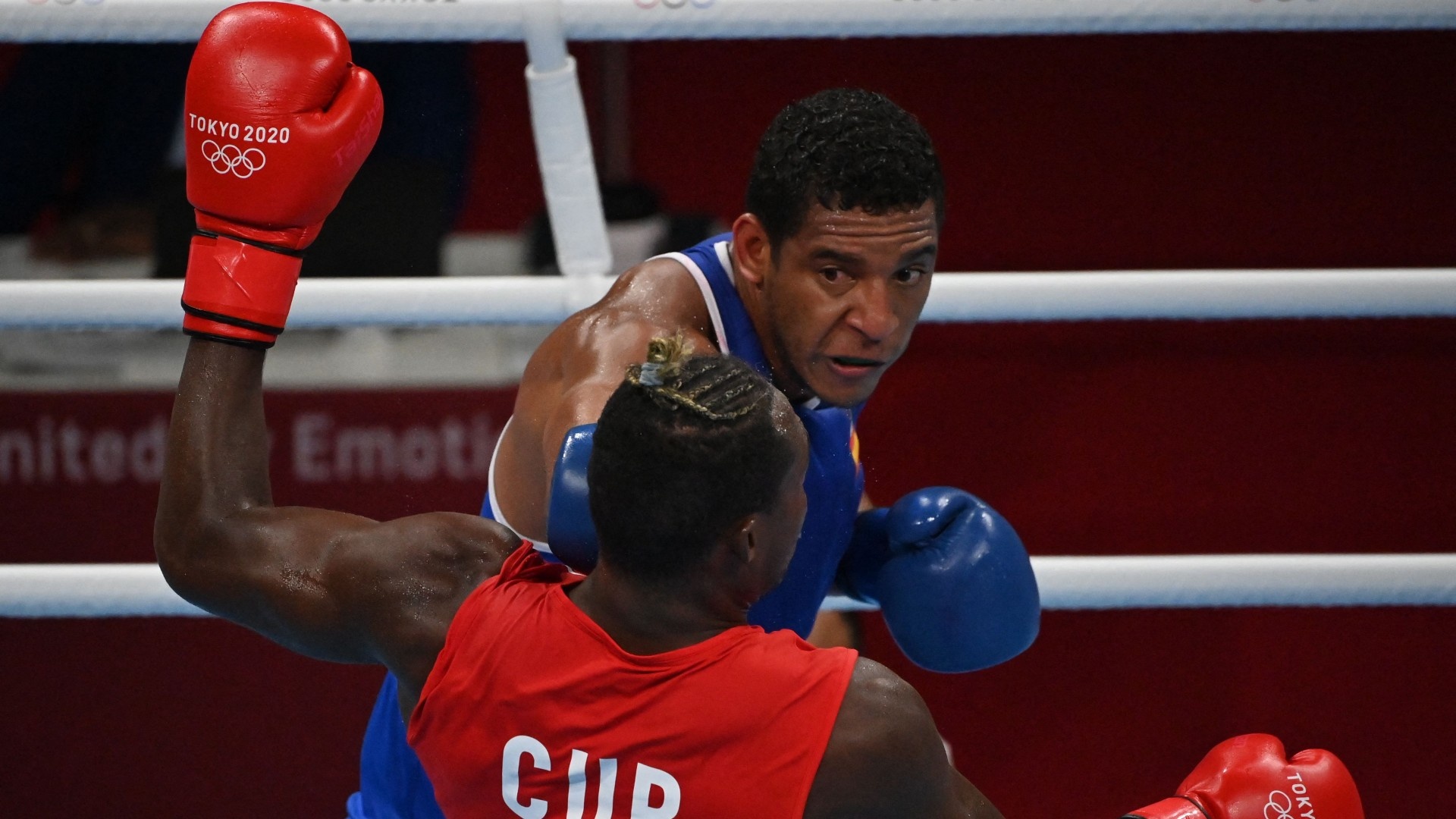 Enmanuel Reyes, Defeat against La Cruz, Boxing battles, Inside the ring, 1920x1080 Full HD Desktop