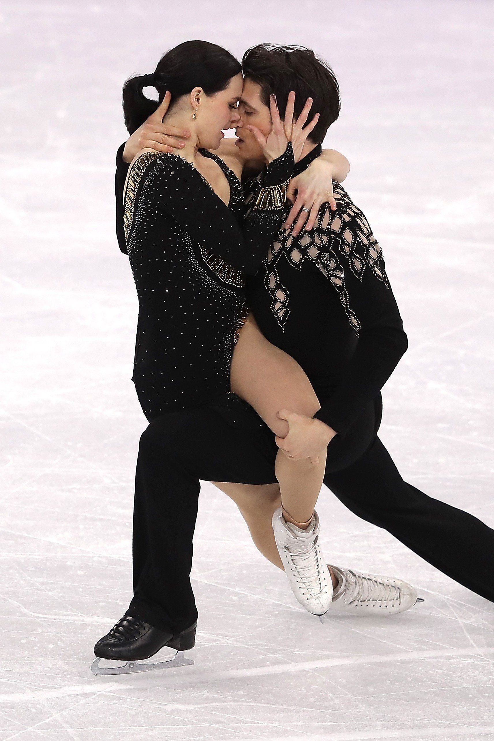 Tessa Virtue and Scott Moir, Ice Dancing Wallpaper, 1720x2570 HD Phone