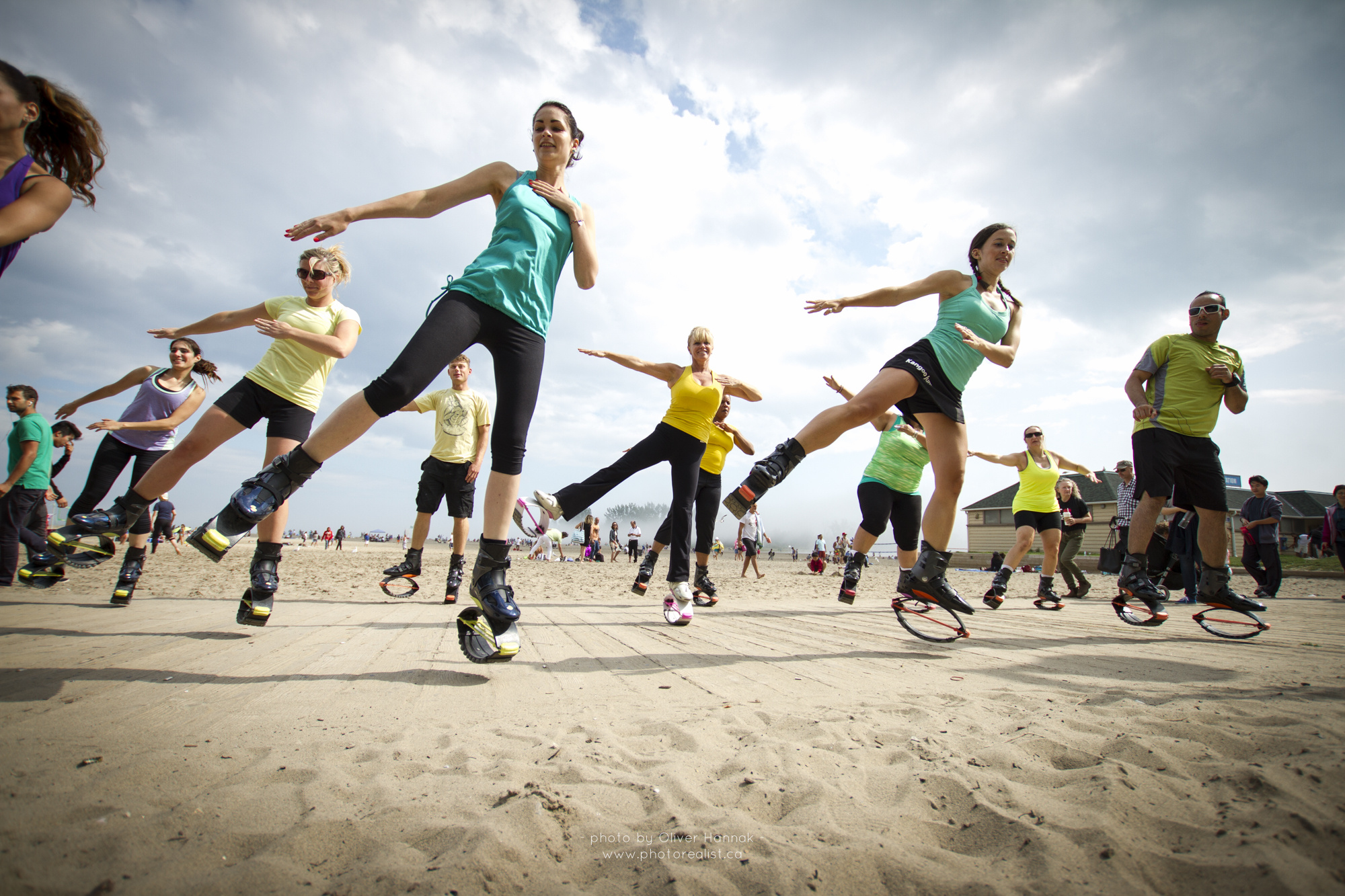 Flash mobs Kangoo style, Diana Platts, Energetic dance, Vibrant performance, 2000x1340 HD Desktop