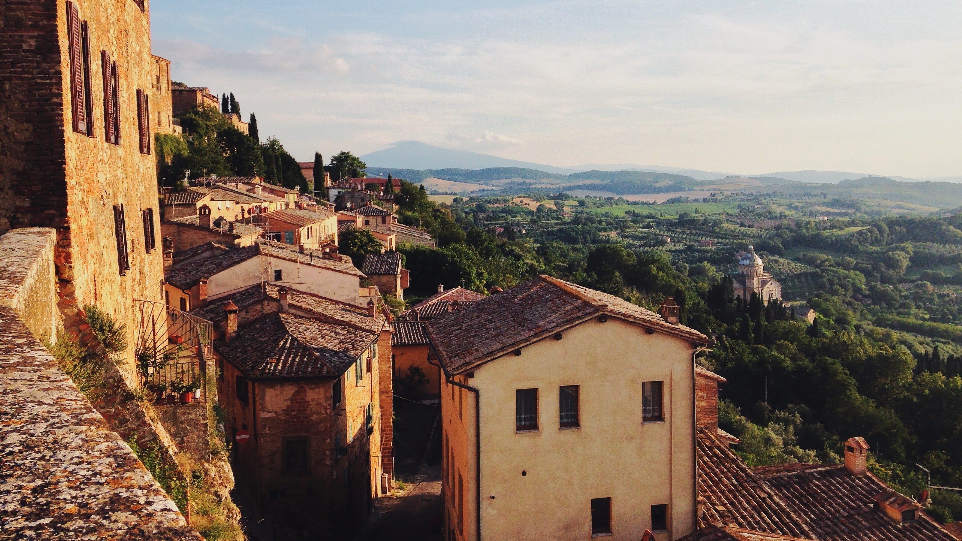 Tuscany's picturesque towns, Timeless beauty, Charming streets, Tuscan allure, 3210x1810 HD Desktop