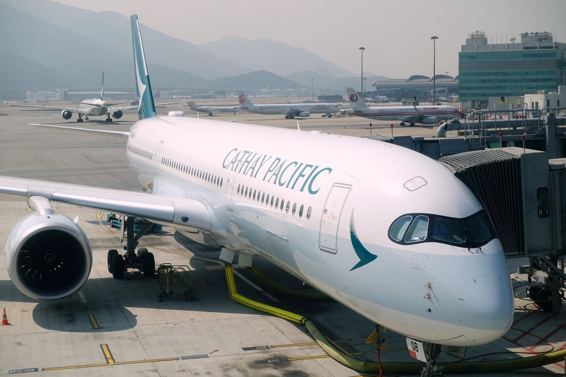 Cathay Pacific, Passenger increase, Small victory, 1920x1280 HD Desktop