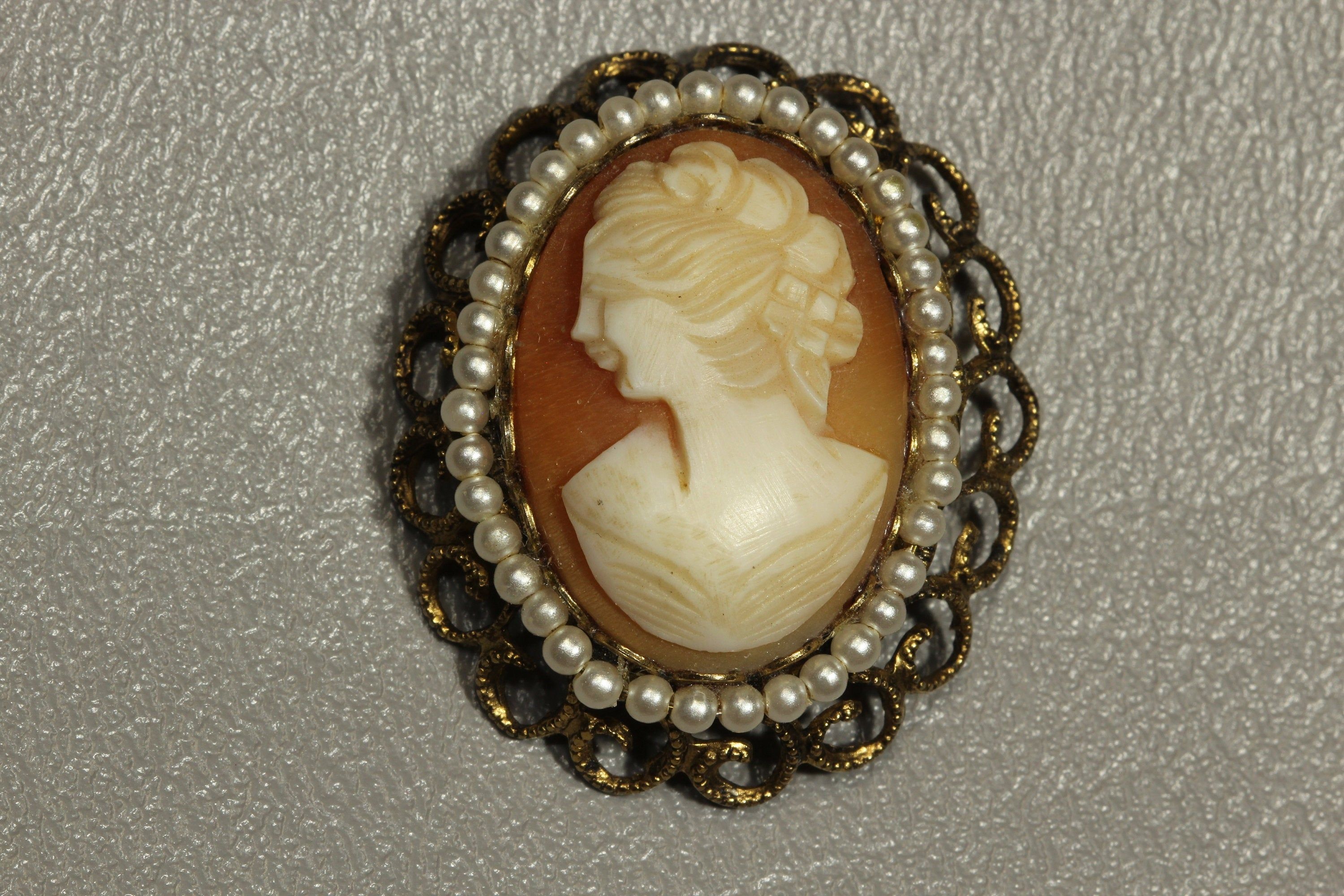 Pearls, Cameo Brooch Wallpaper, 3000x2000 HD Desktop