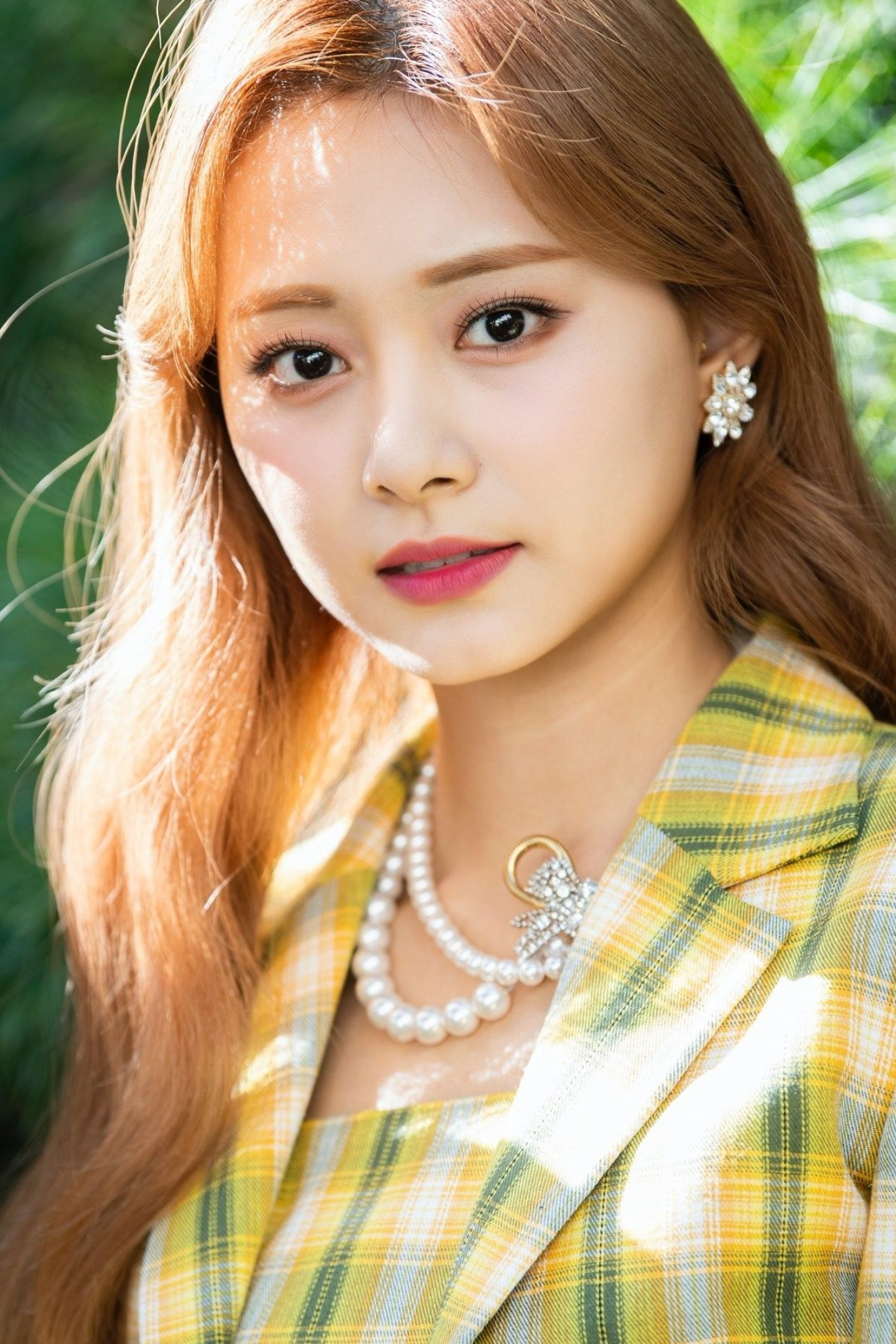 Eyes Wide Open, Tzuyu (TWICE) Wallpaper, 1370x2050 HD Phone