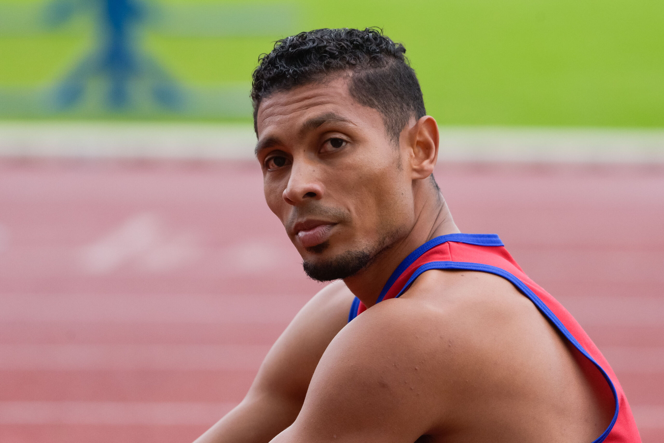 Wayde van Niekerk, IAAF athlete, African pride, Sports news, 2560x1710 HD Desktop