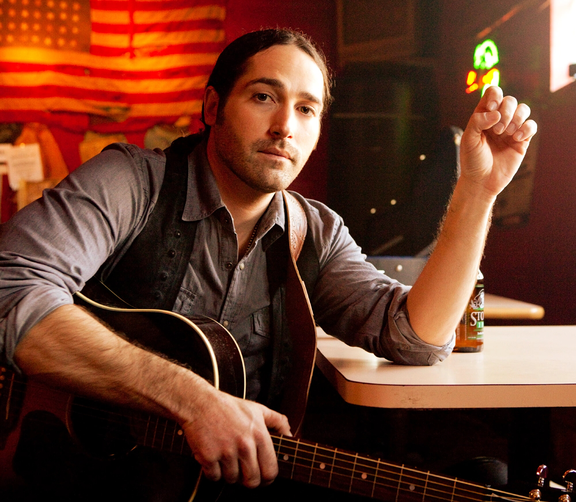 Josh Thompson, High-energy performances, Crowd-pleasing hits, Authenticity, 2000x1750 HD Desktop