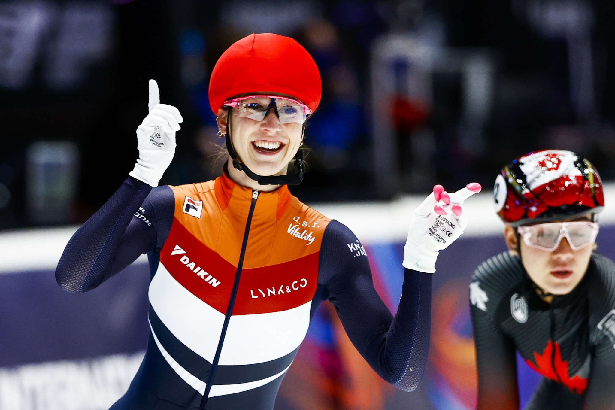 Schulting dominant, World championships, Short track speed skating, Dordrecht triumph, 2050x1370 HD Desktop