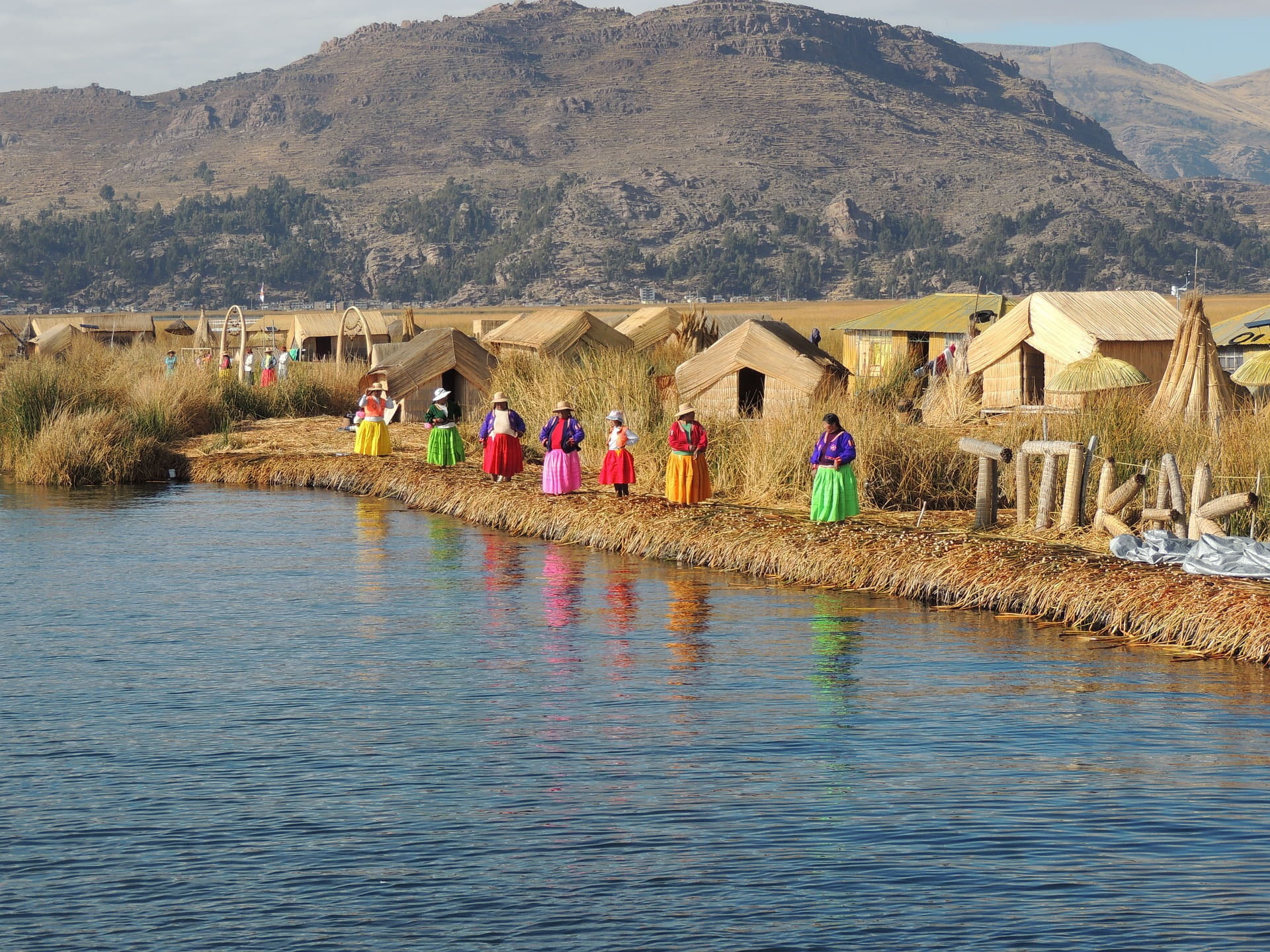 Lake Titicaca tour, Qosqo expeditions, Majestic landscapes, Cultural heritage, 1920x1440 HD Desktop