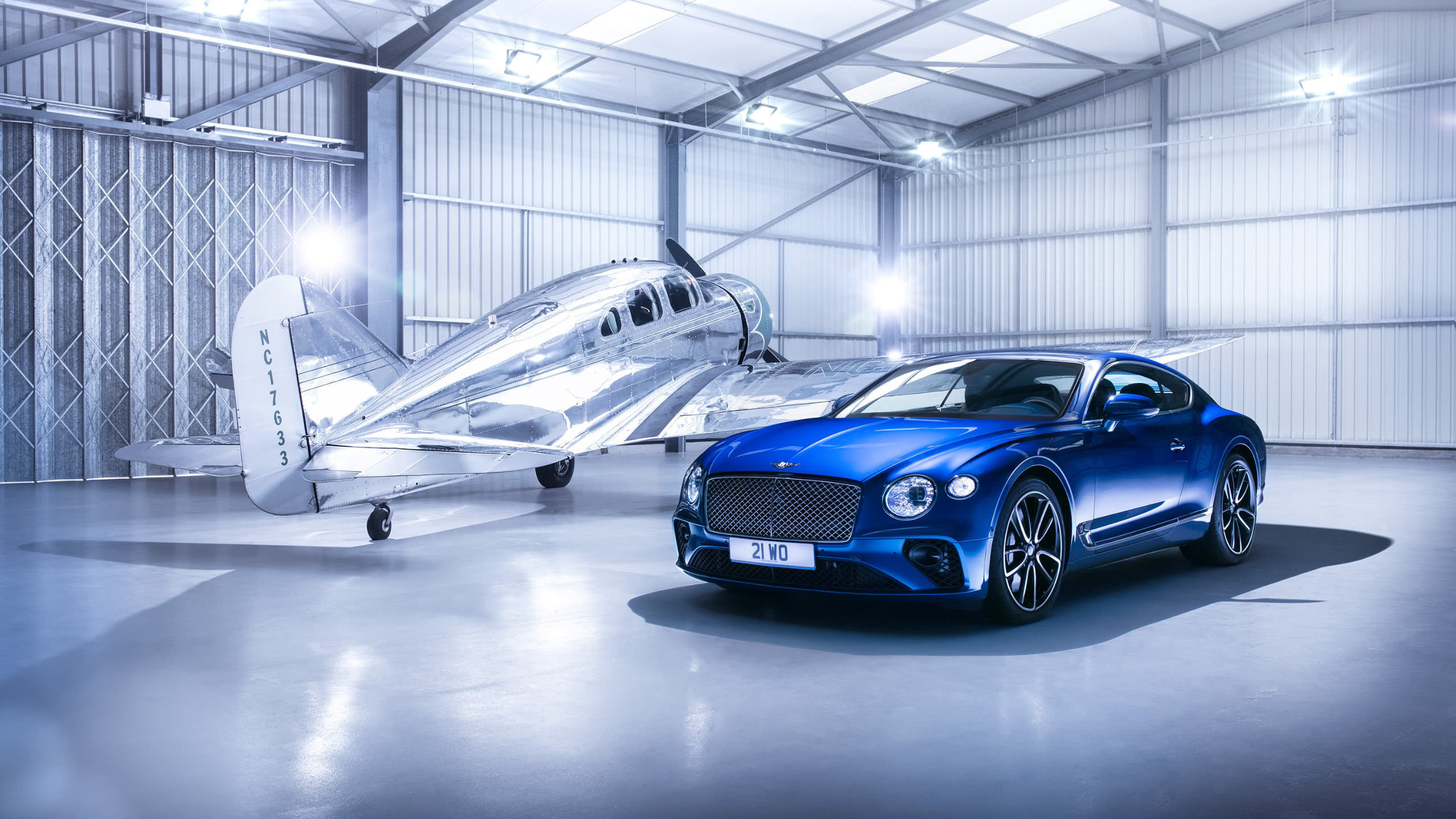 Bentley Continental GT, Bentley Continental GT, Plane, wqhd wallpaper, 2560x1440 HD Desktop