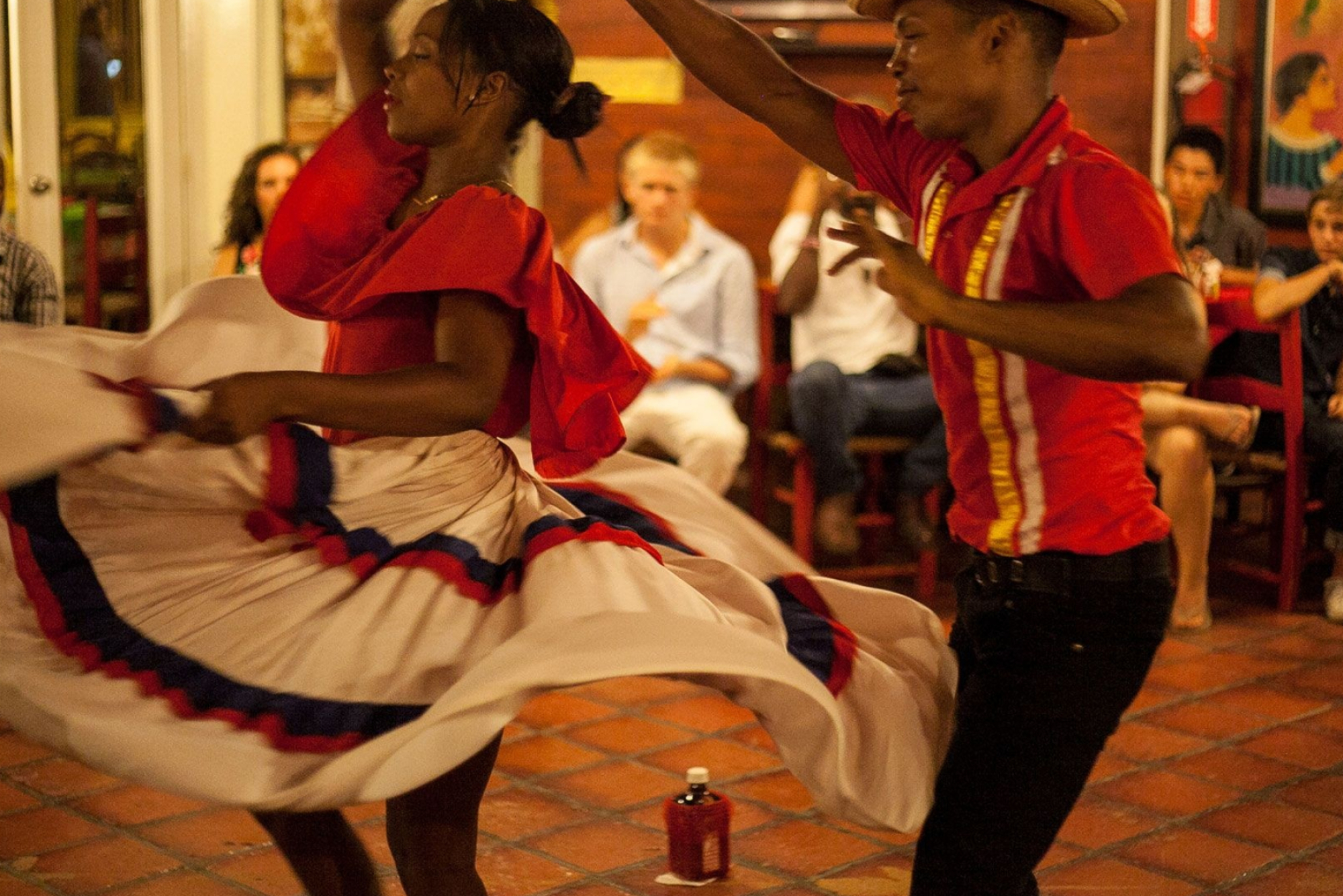 Dominican Republic, Merengue Dance Wallpaper, 2000x1340 HD Desktop