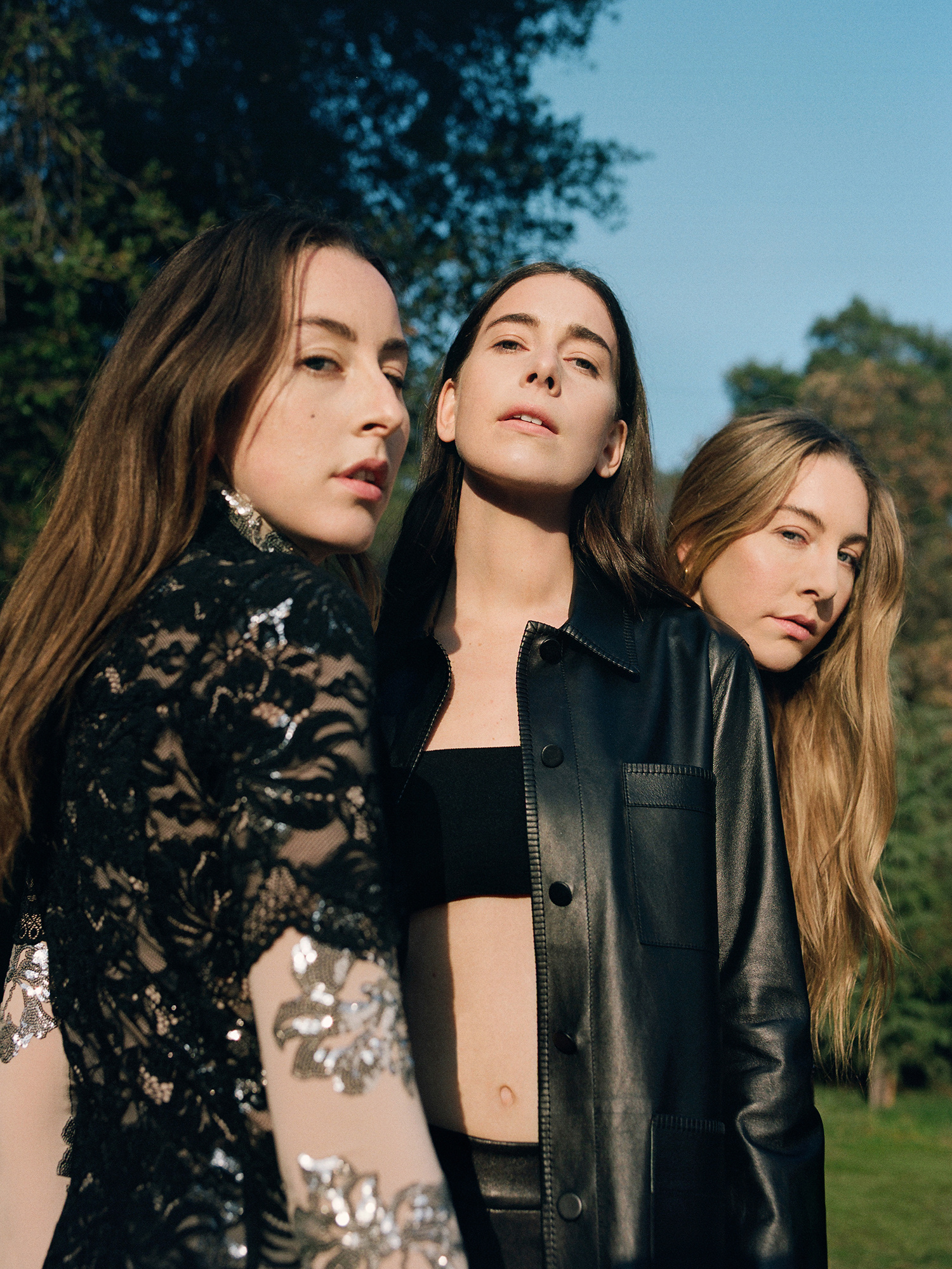 Haim On Women In Music Pt III, Taylor Swift Collab \u0026 Lockdown | PORTER 1500x2000