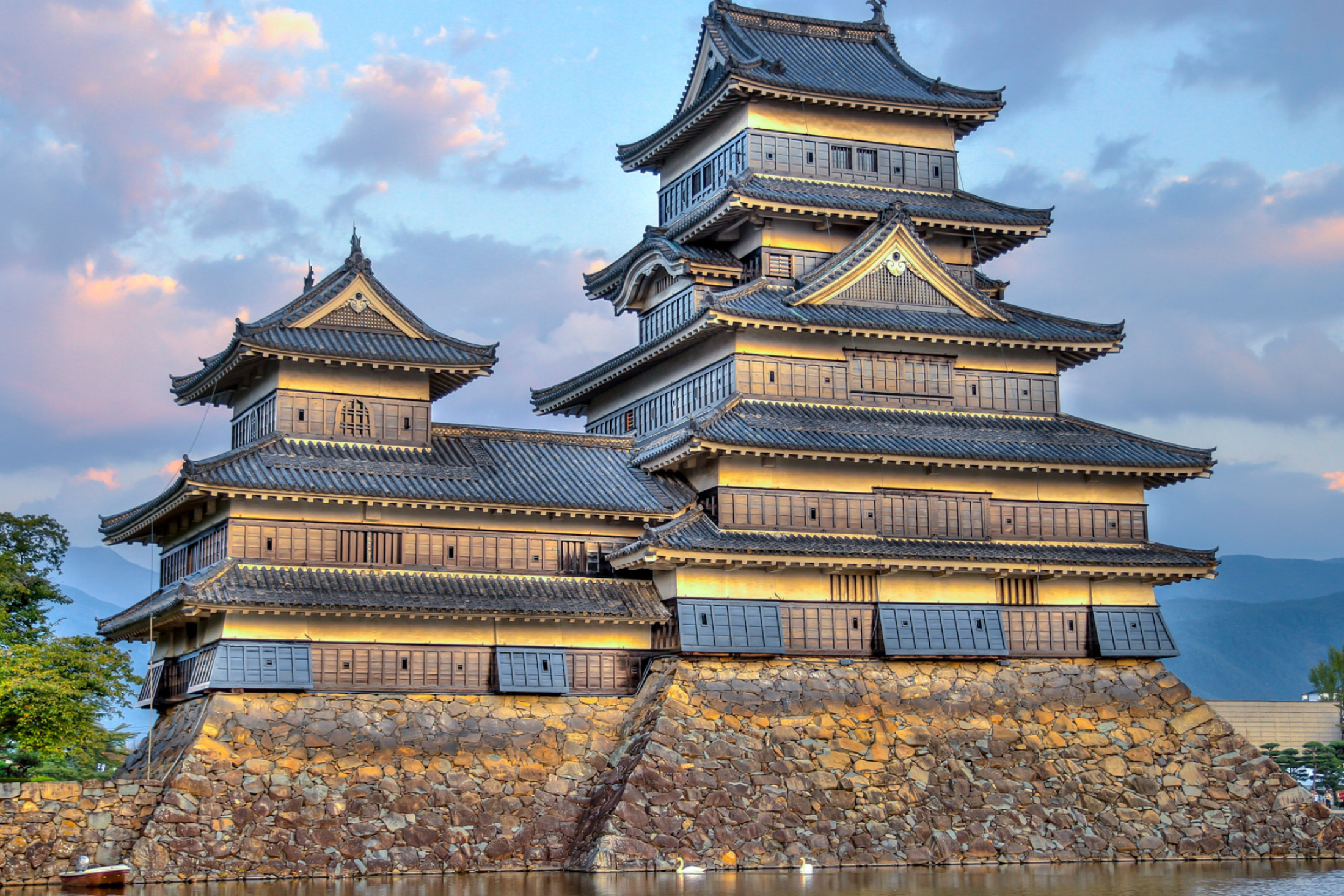 Inui Kotenshu and Tenshu, Matsumoto Castle Wallpaper, 2200x1470 HD Desktop