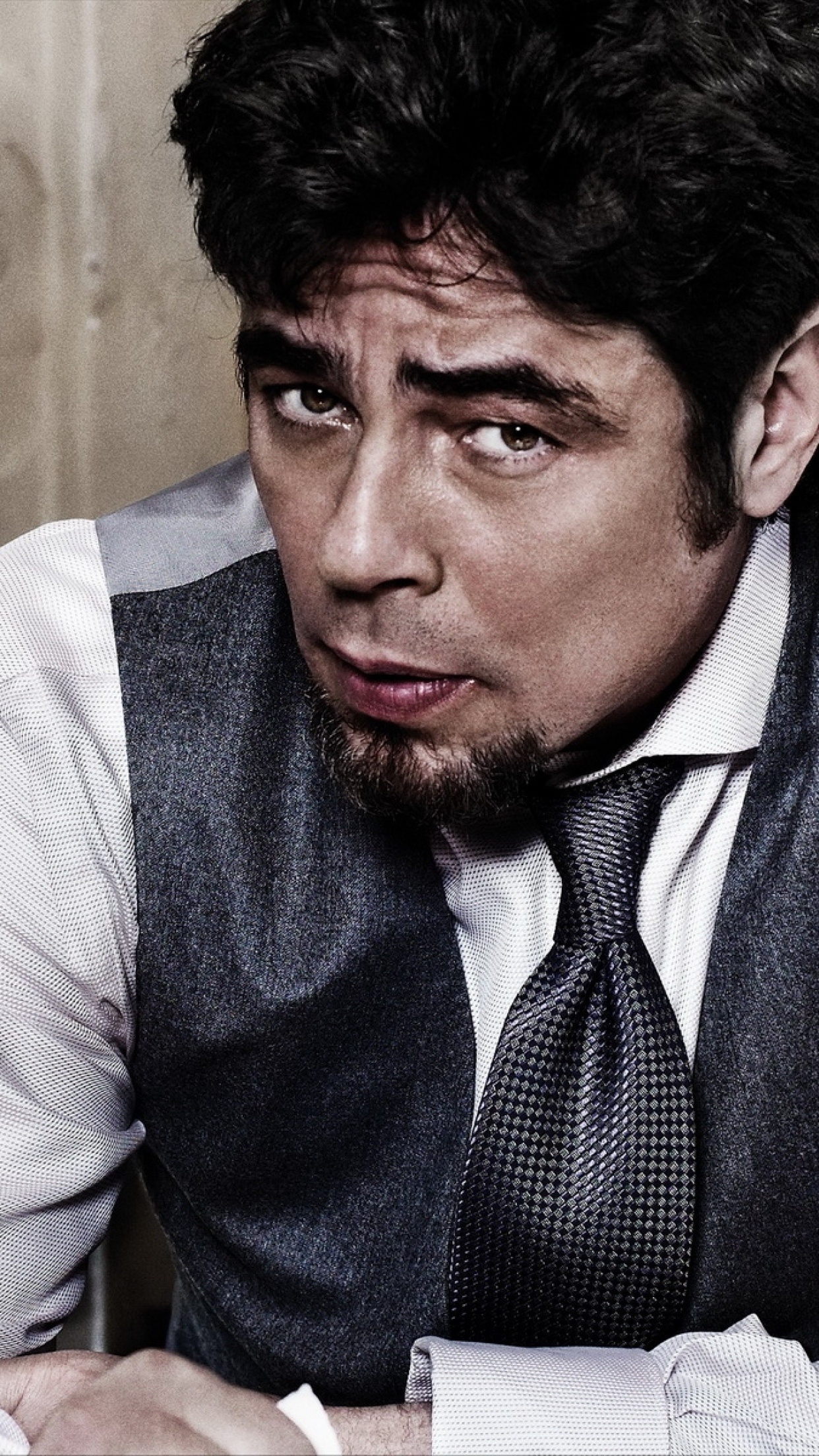 Campari collaboration, Benicio Del Toro Wallpaper, 1250x2210 HD Phone